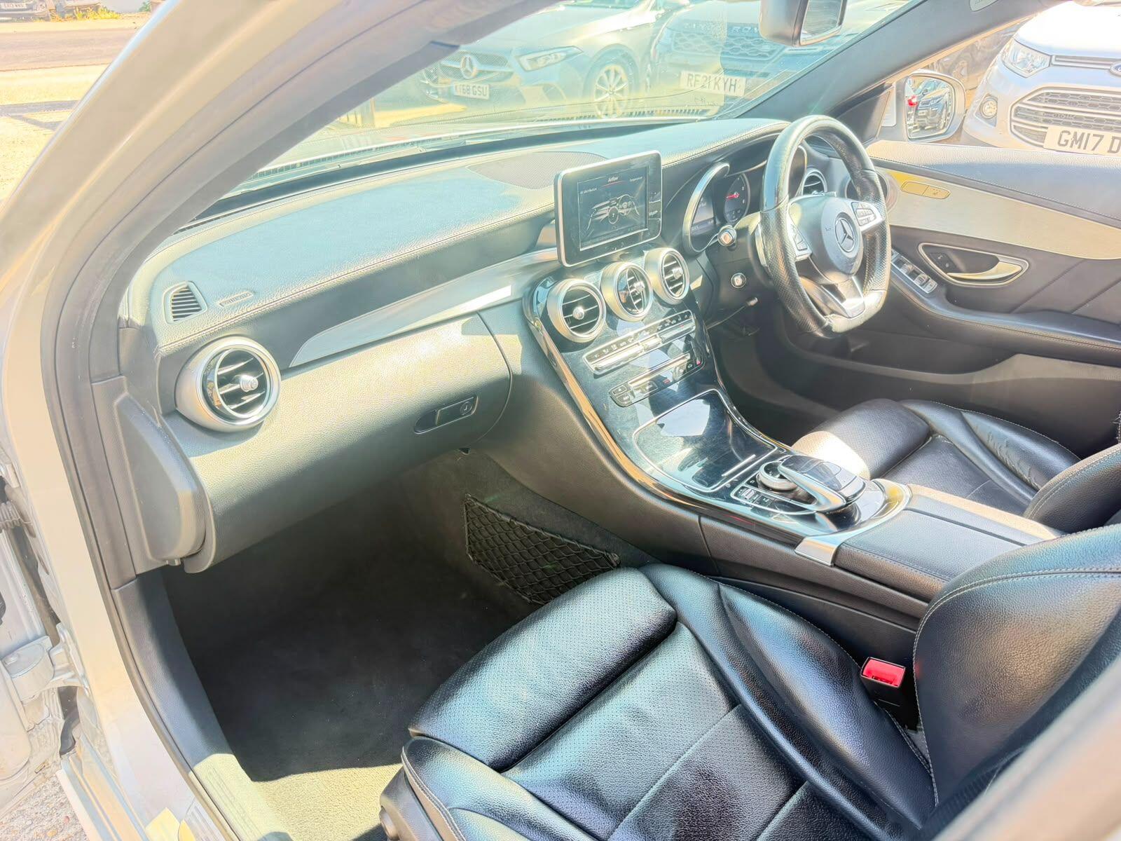 Mercedes-Benz C-Class view 19