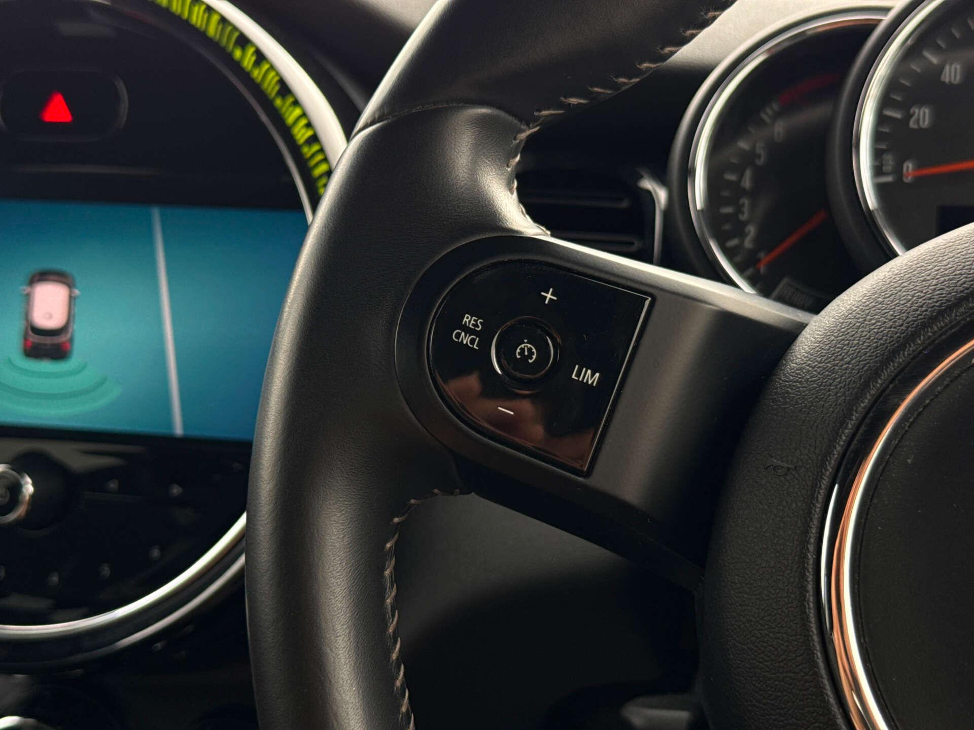 Mini Cooper view 55