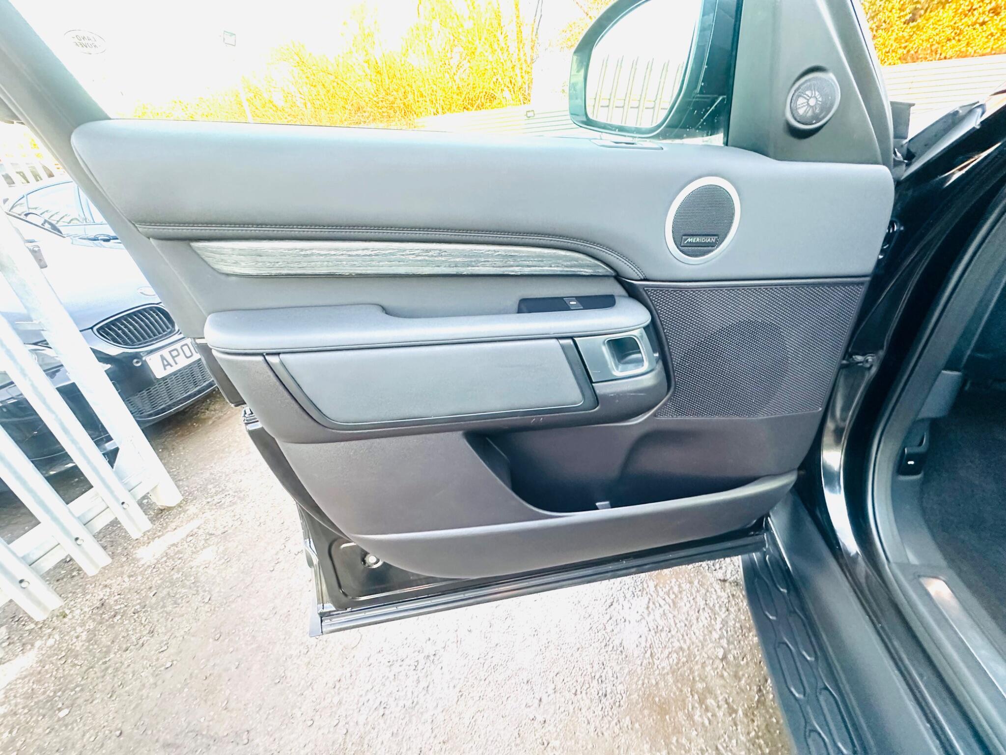 Land Rover Discovery view 65