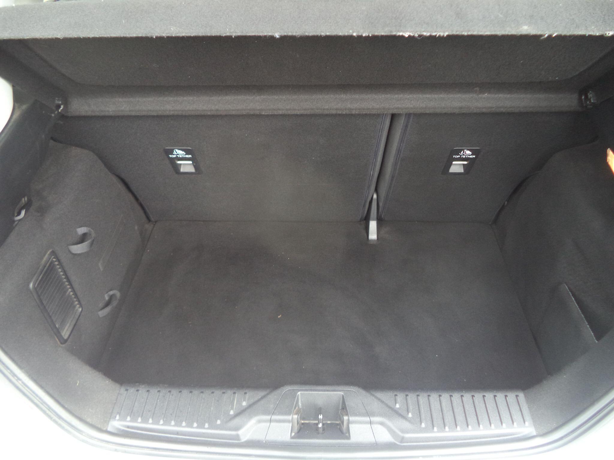 Ford Fiesta view 43