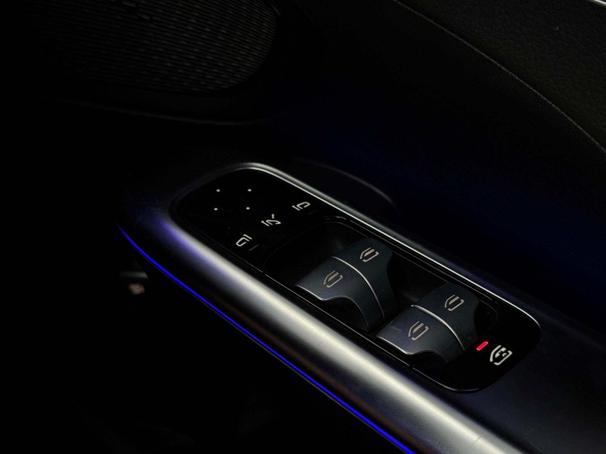 Mercedes-Benz C-Class view 20