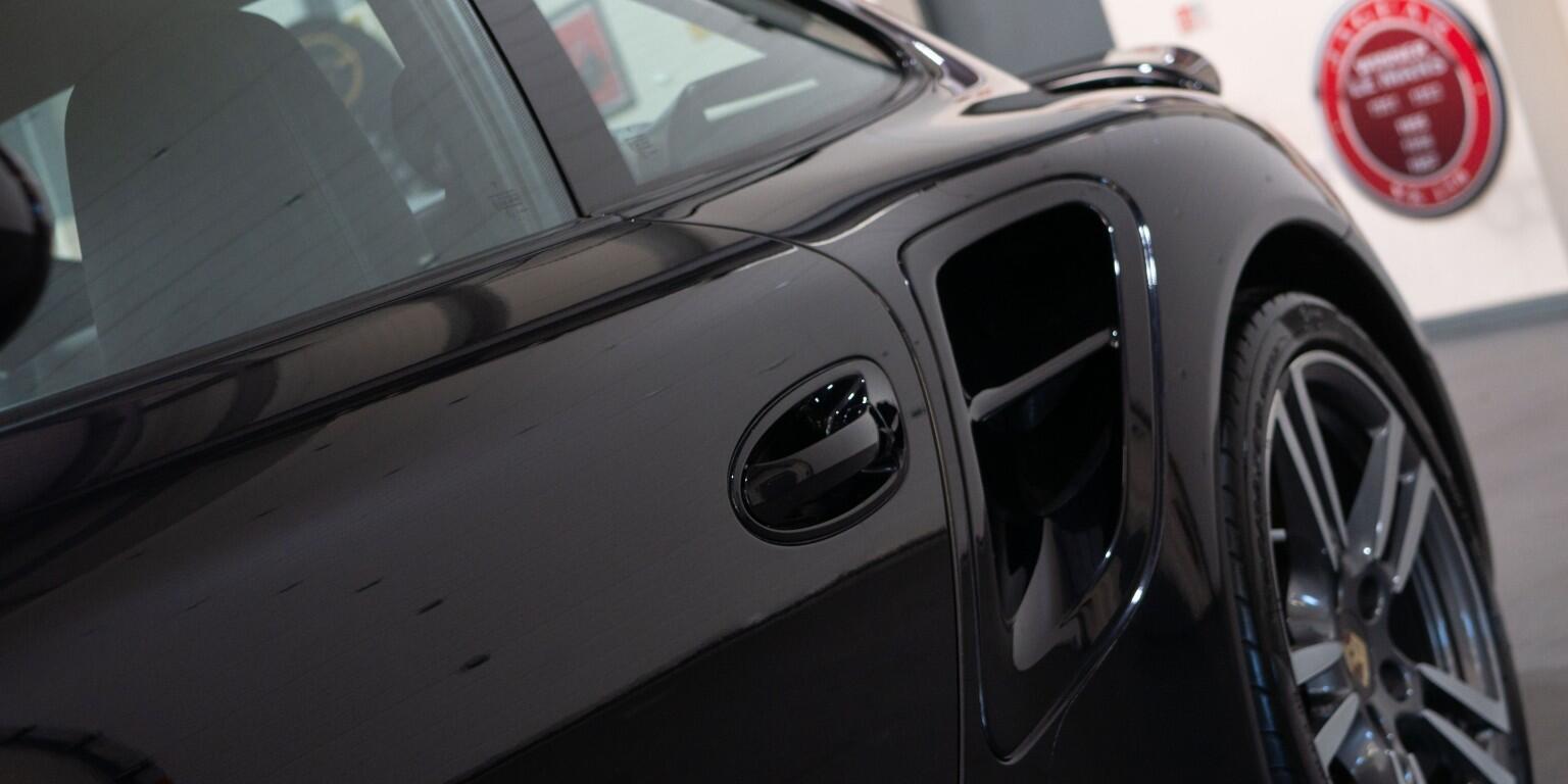 Porsche 911 view 43