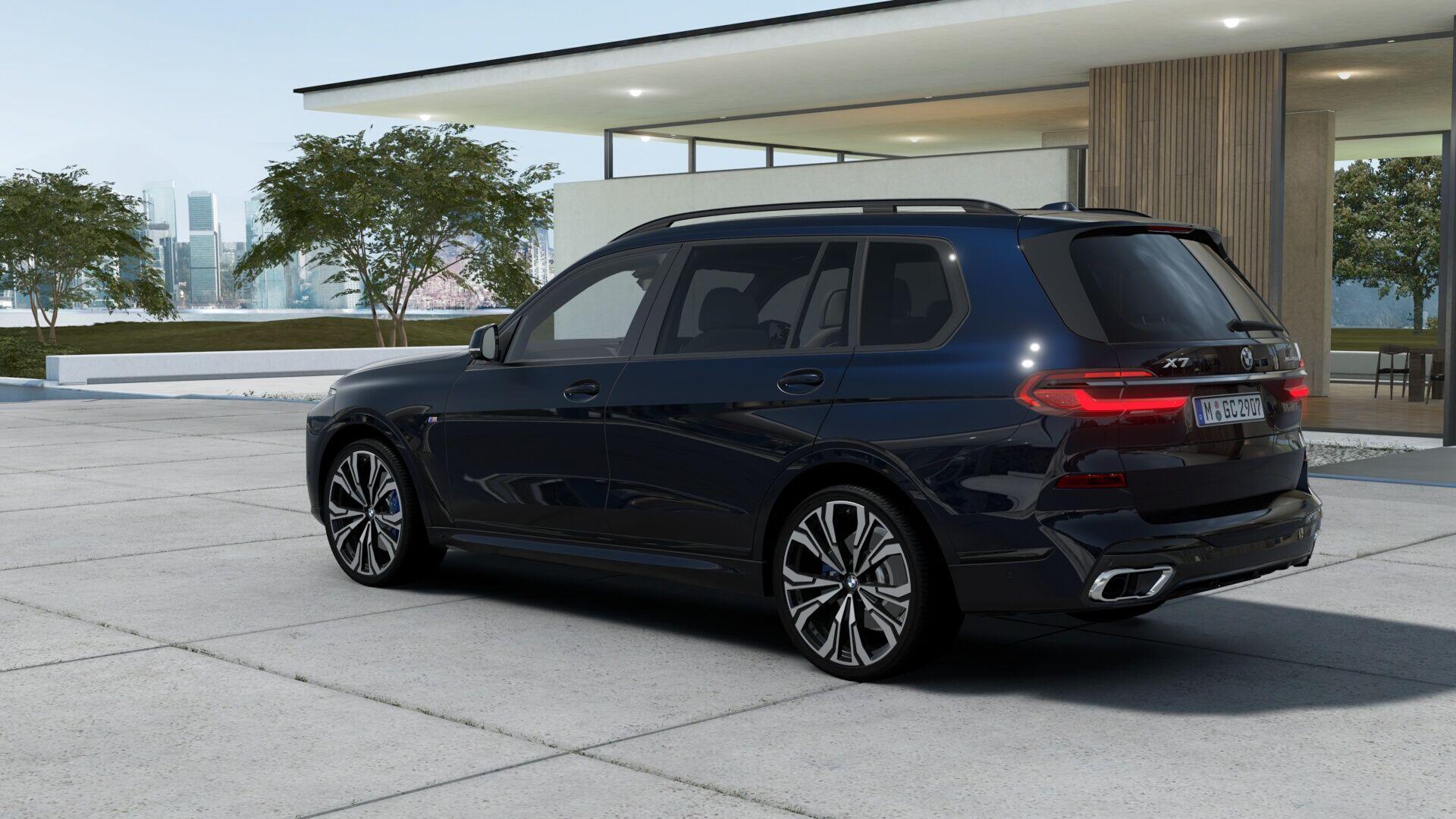 BMW X7 view 3