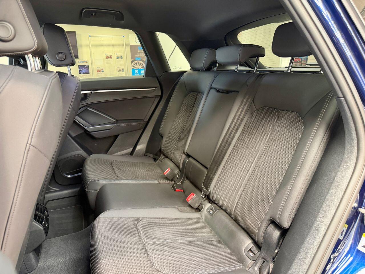 Audi Q3 view 19