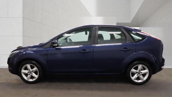 Ford Focus view 6