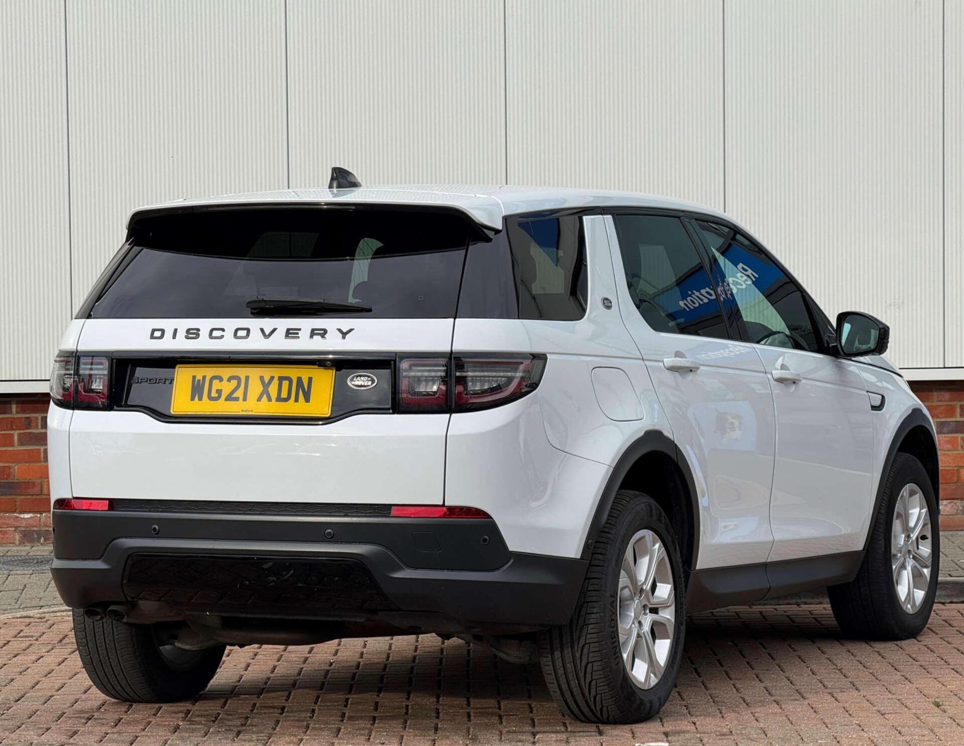 Land Rover Discovery Sport view 11