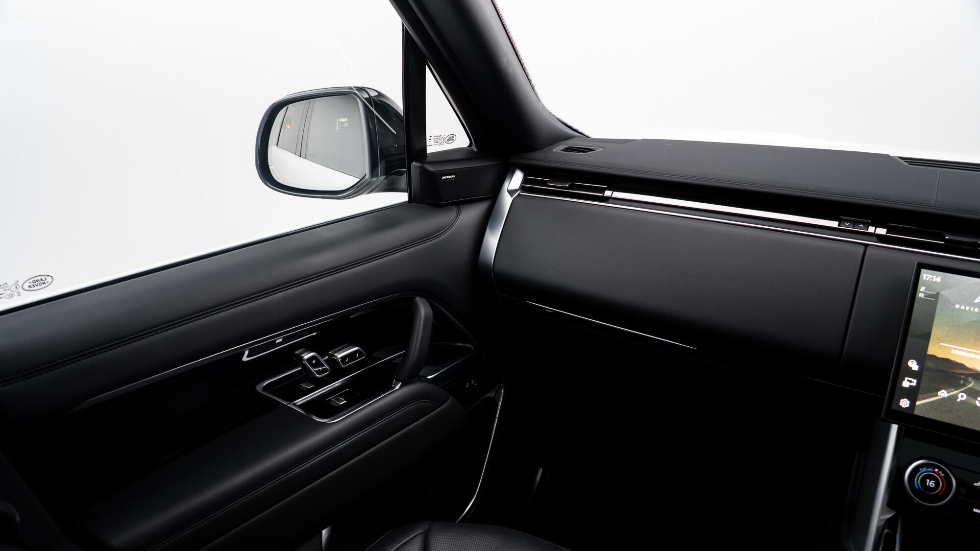 Land Rover Range Rover view 30