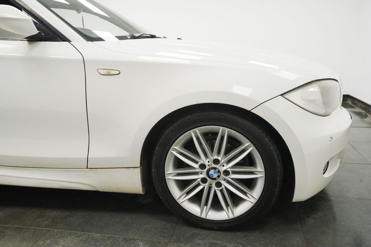 BMW 1 Series view 4