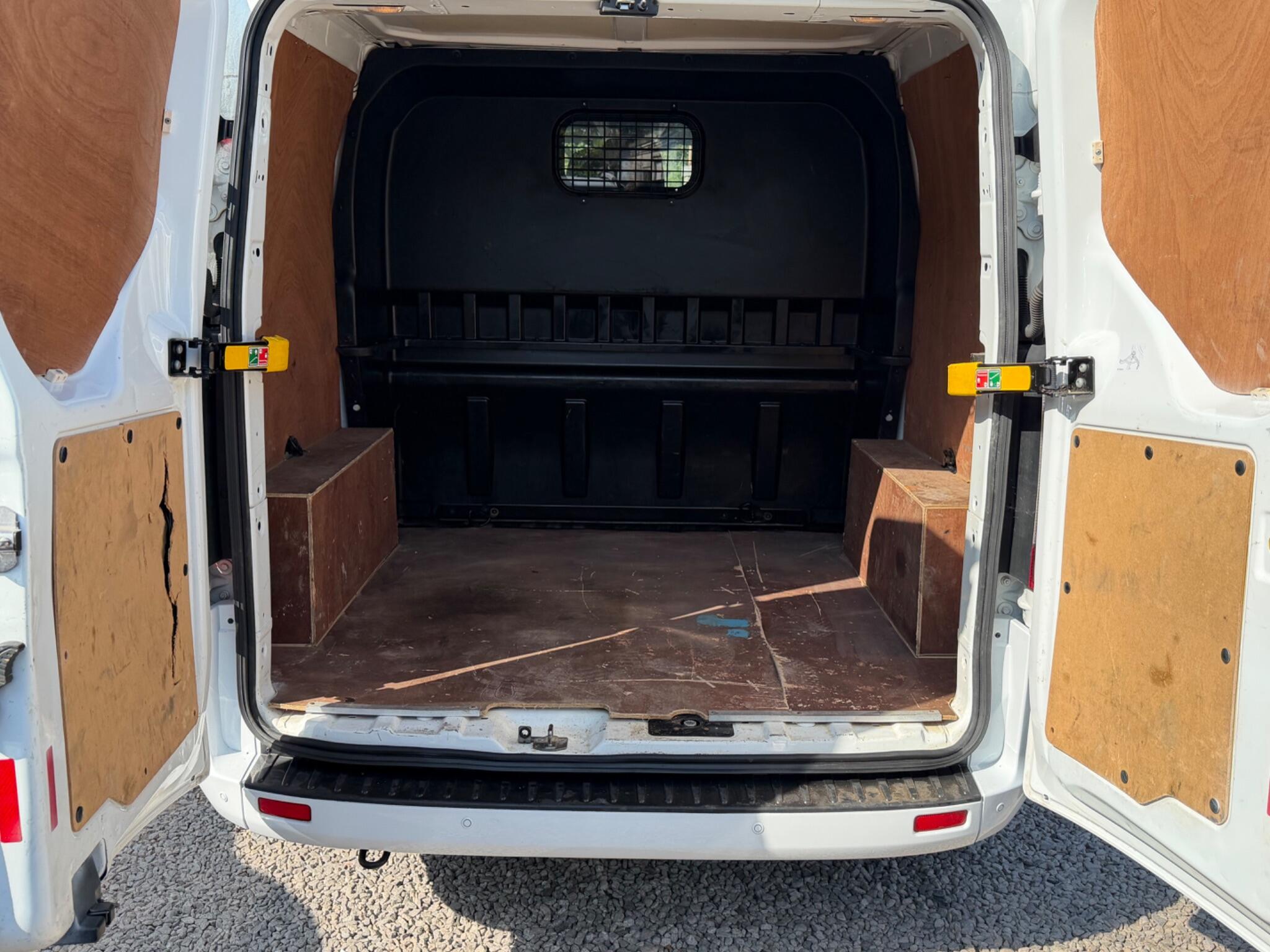 Ford Transit Custom view 40