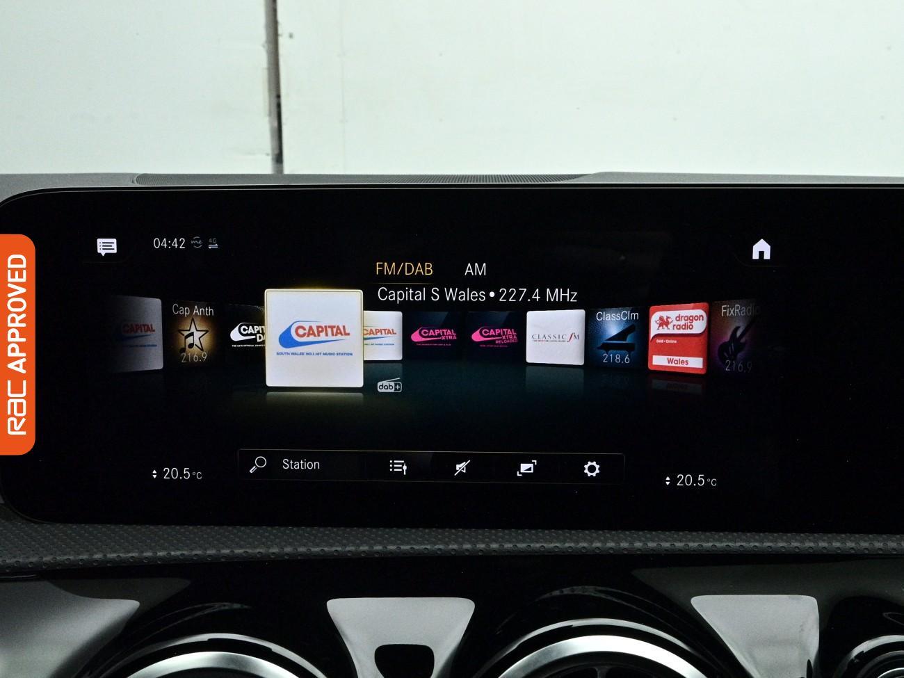 Mercedes-Benz Cla view 14