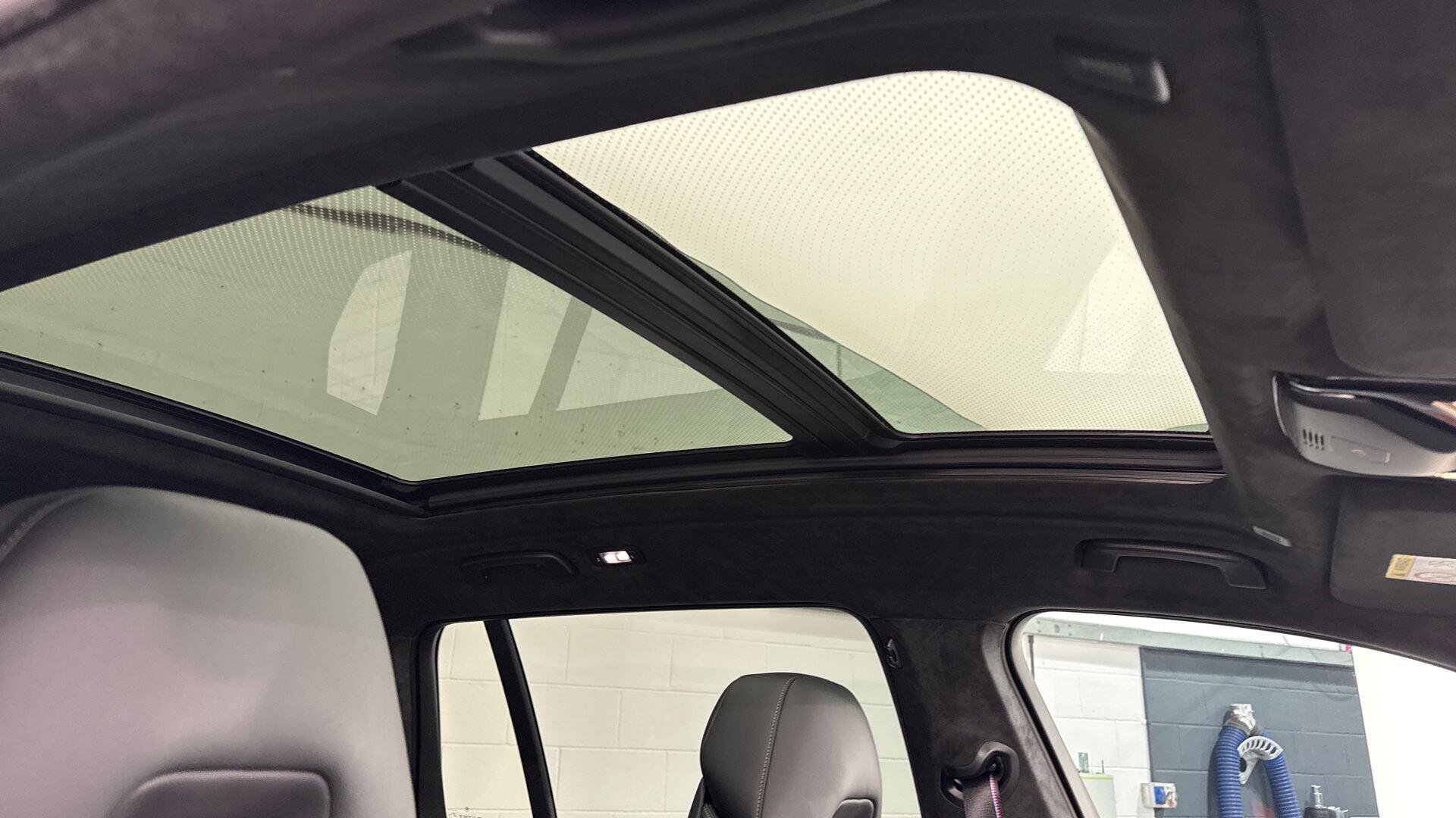 BMW X7 view 22