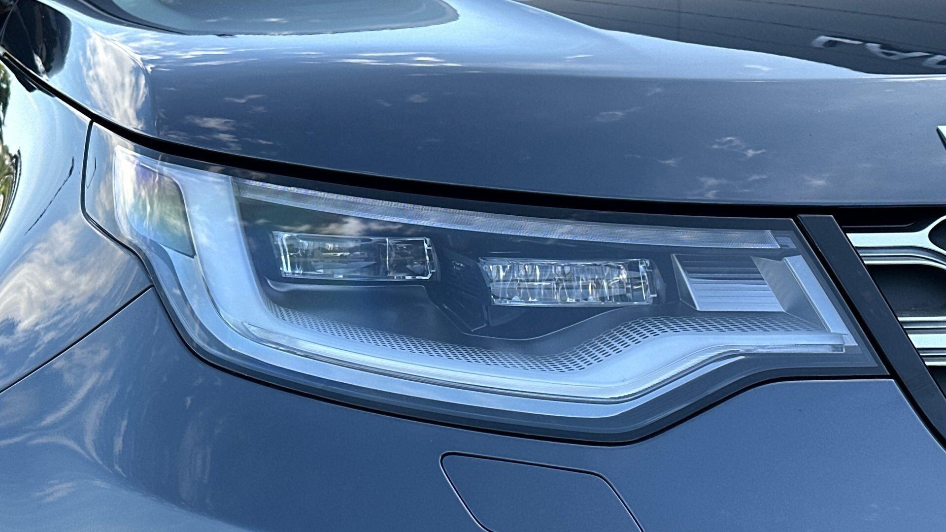 Land Rover Discovery view 29