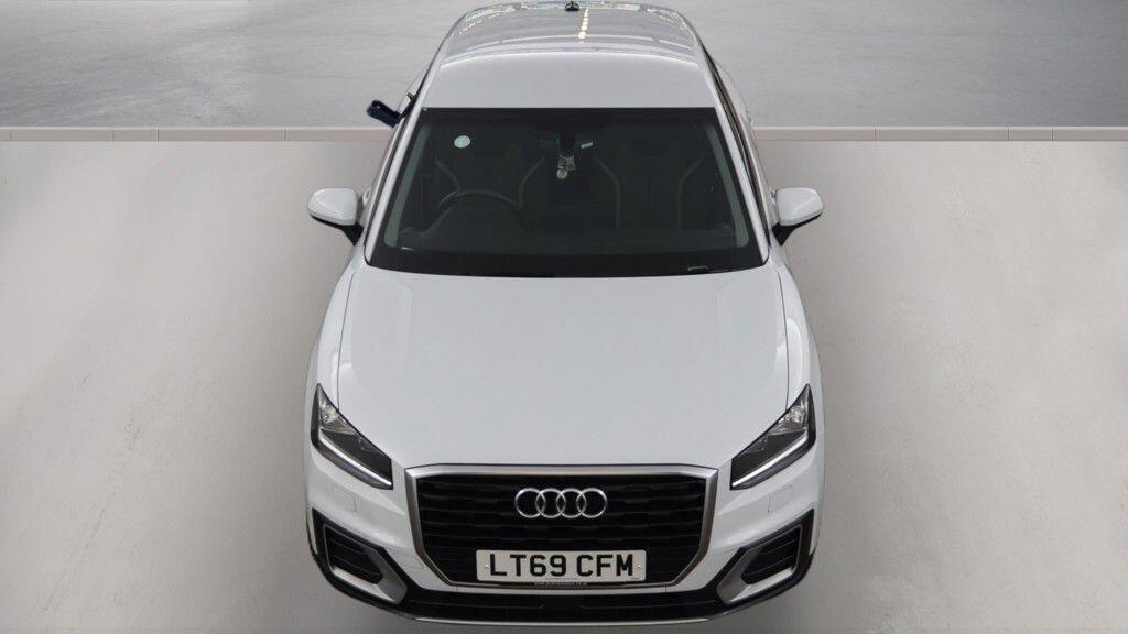 Audi Q2 view 14
