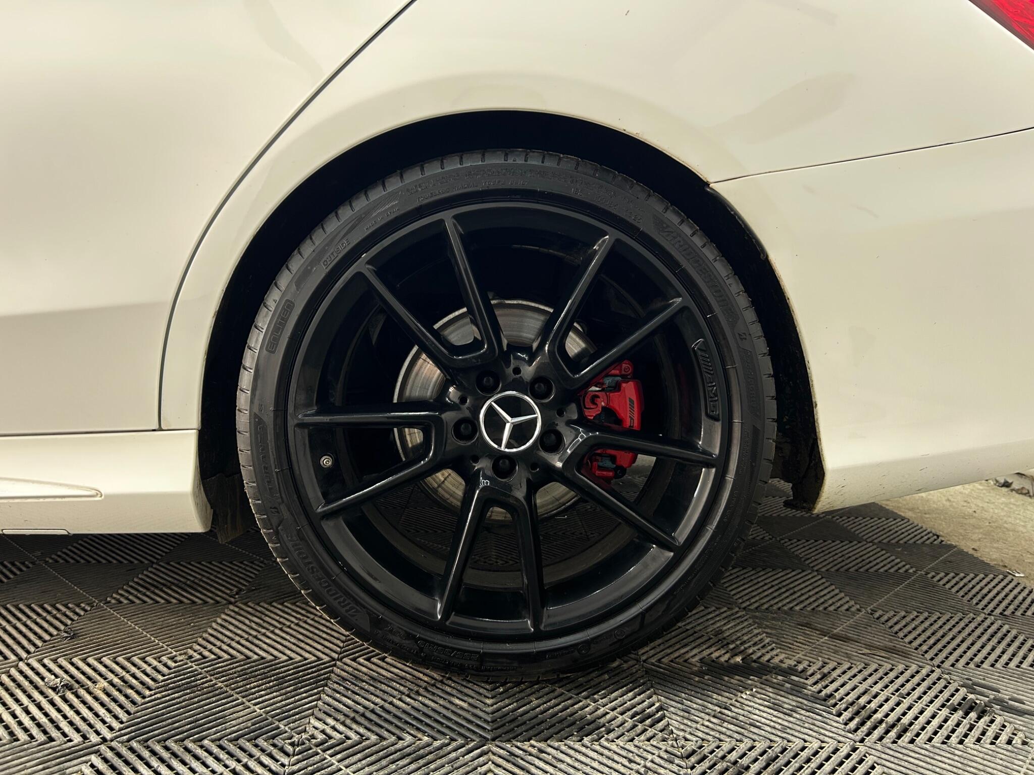 Mercedes-Benz C-Class view 35