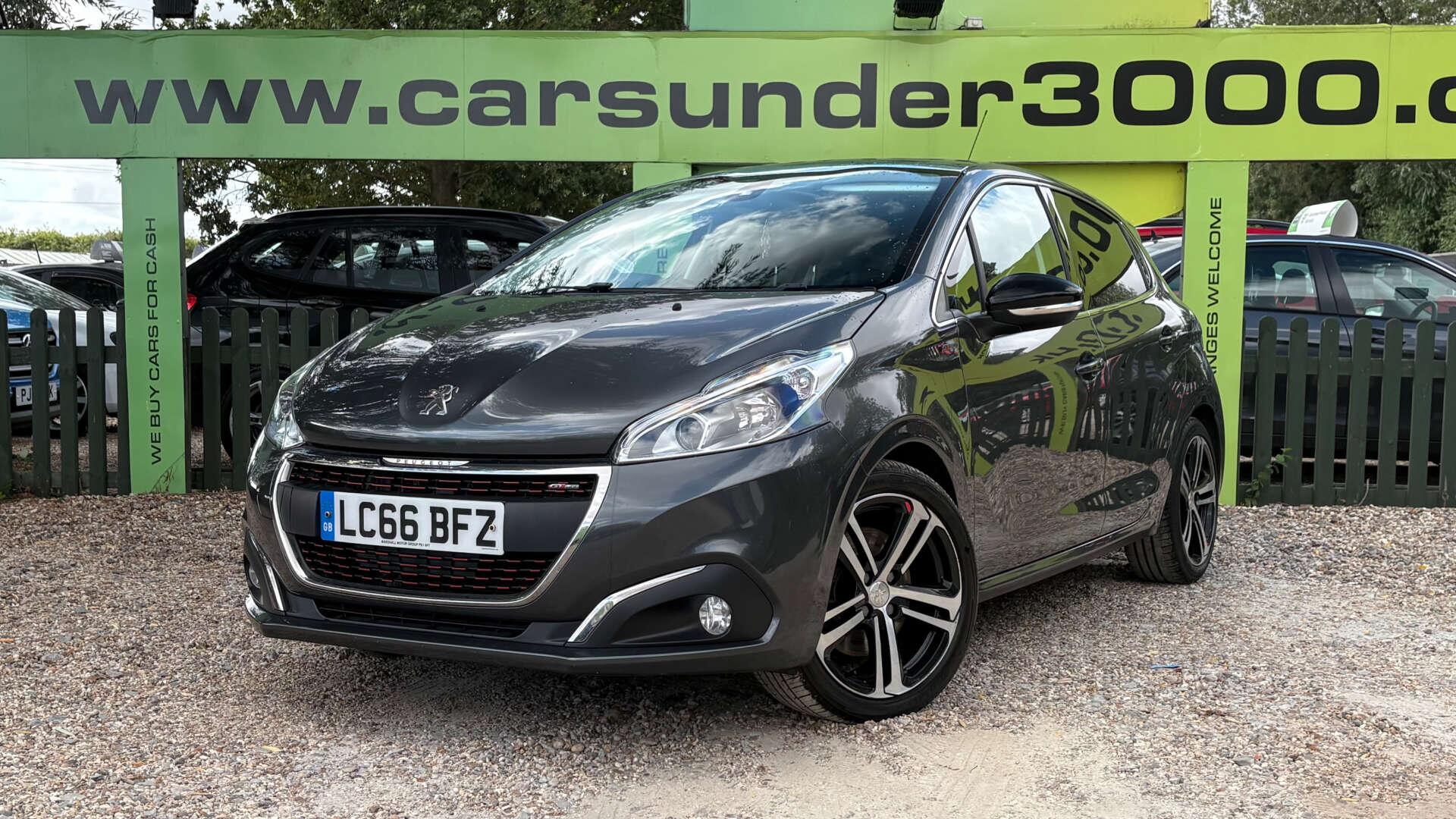 Peugeot 208 view 3