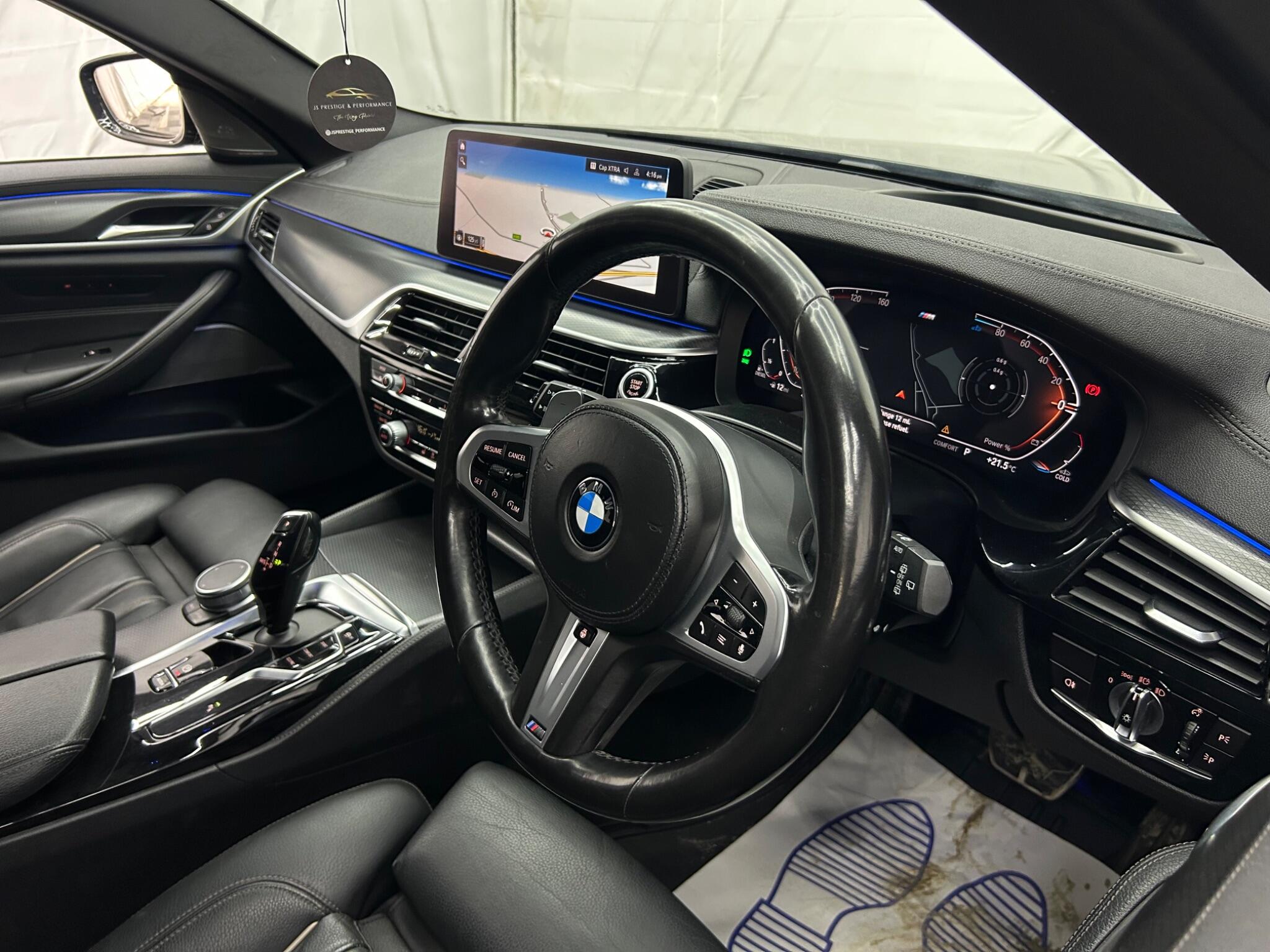 BMW 5 Series view 11
