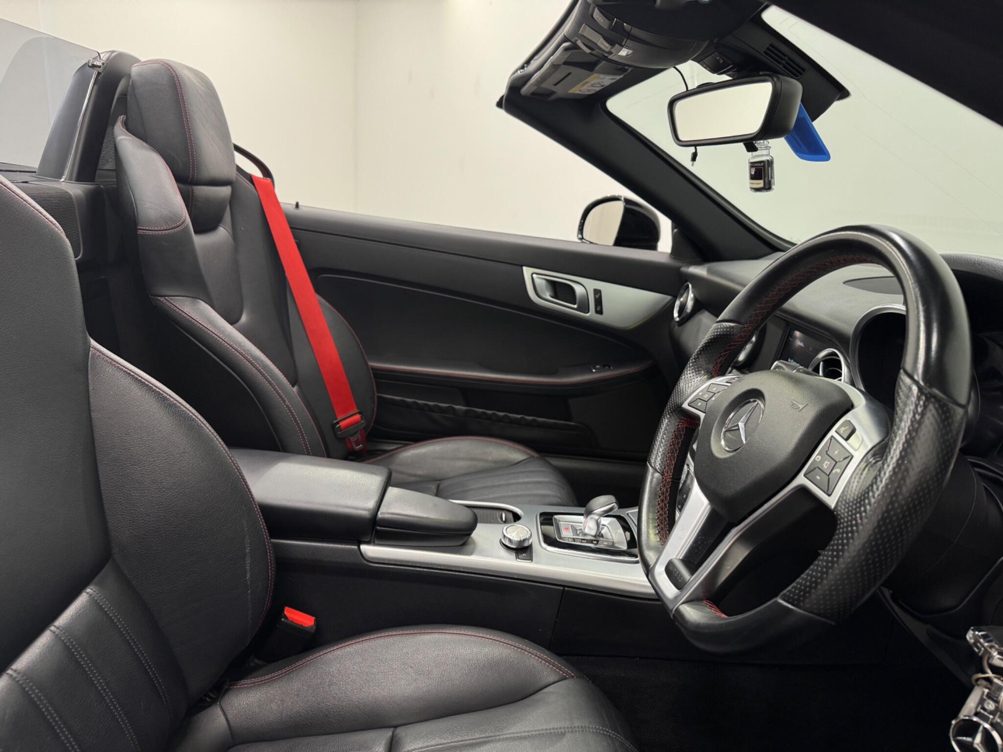 Mercedes-Benz SLK view 12