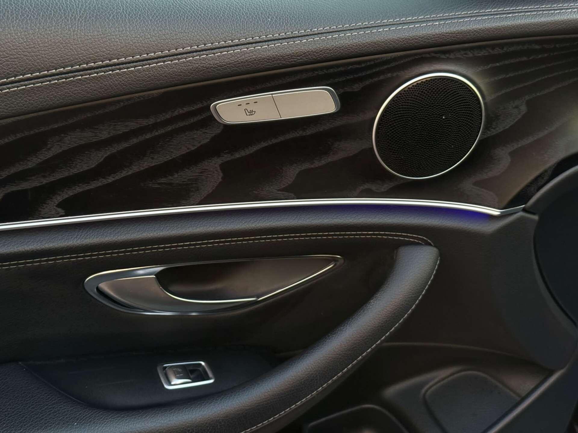 Mercedes-Benz E Class view 53