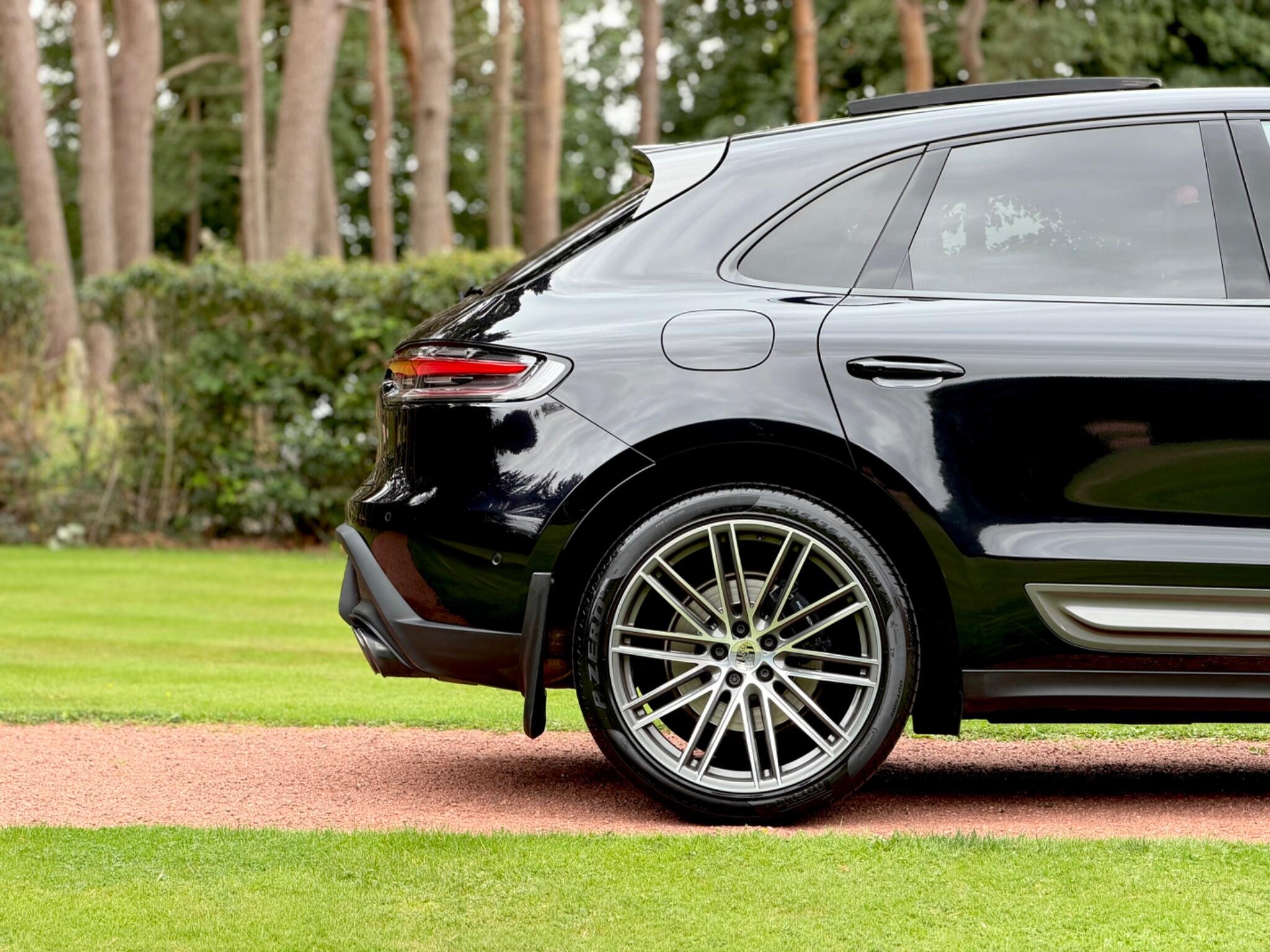 Porsche Macan view 32