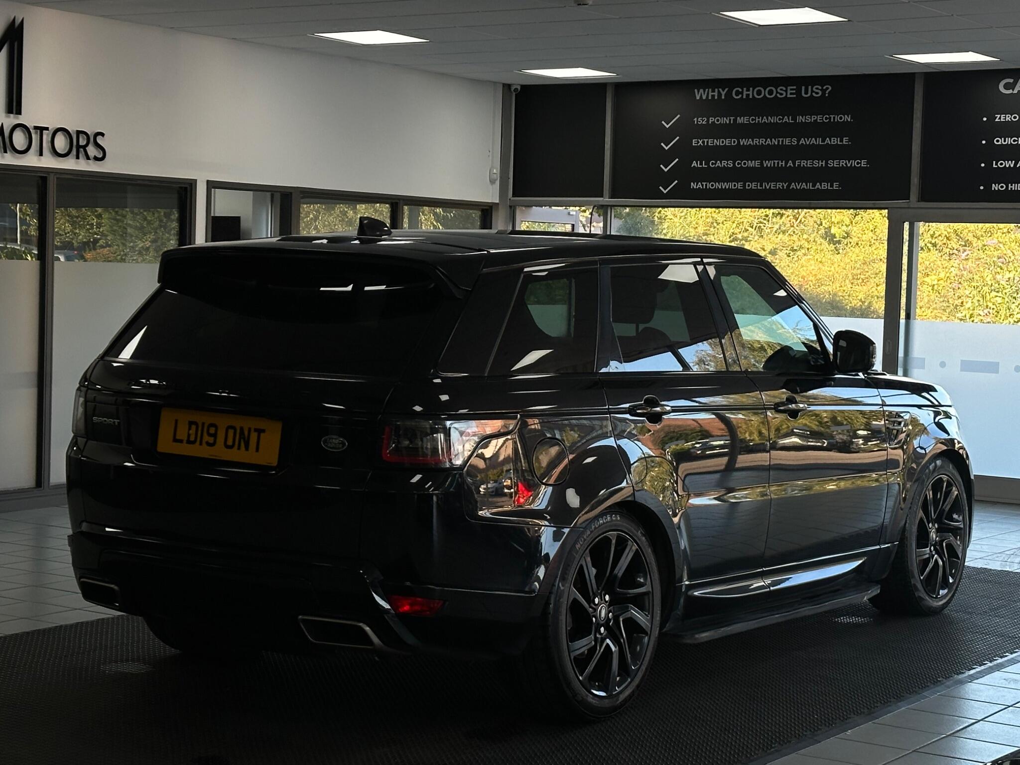 Land Rover Range Rover Sport view 13