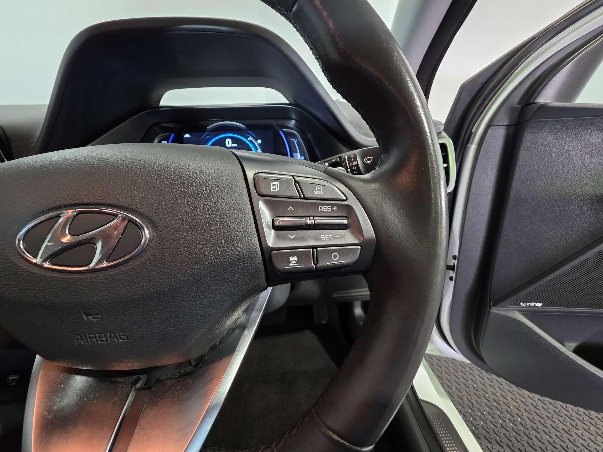 Hyundai Ioniq view 31