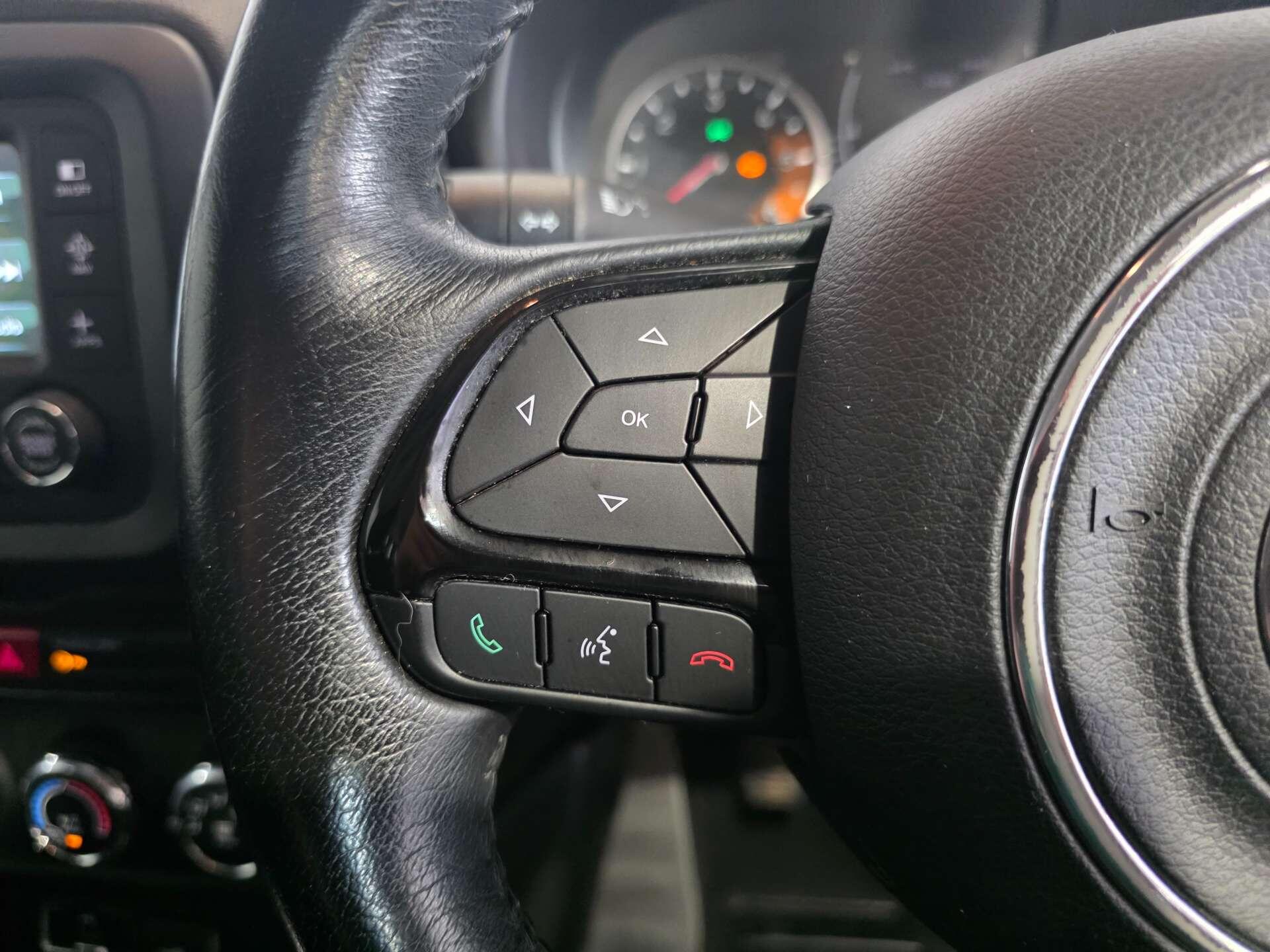 Jeep Renegade view 18