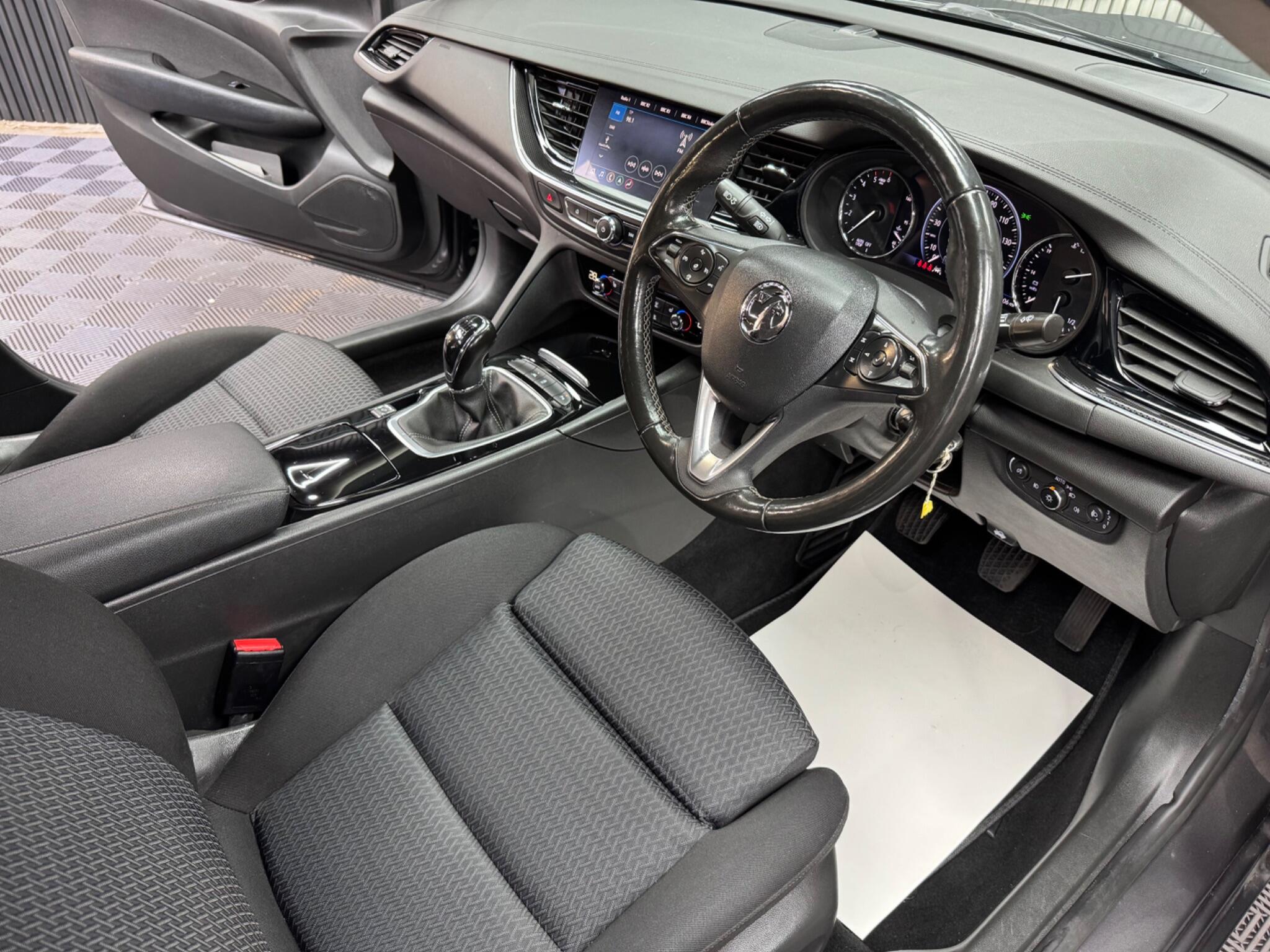 Vauxhall Insignia view 8