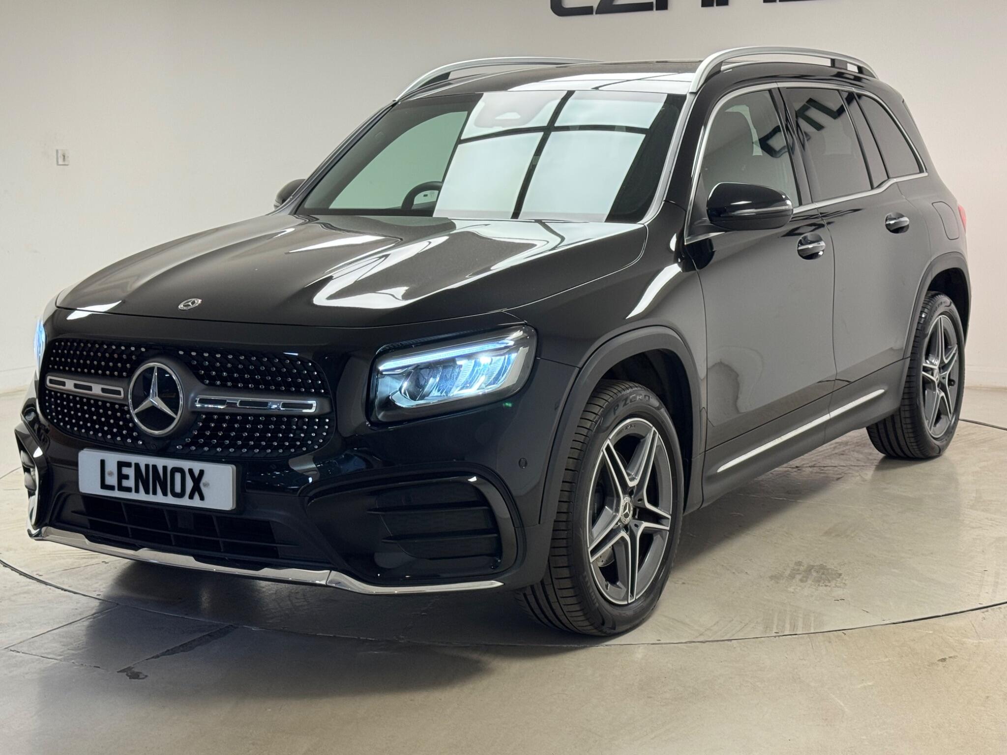 Mercedes-Benz GLB view 3