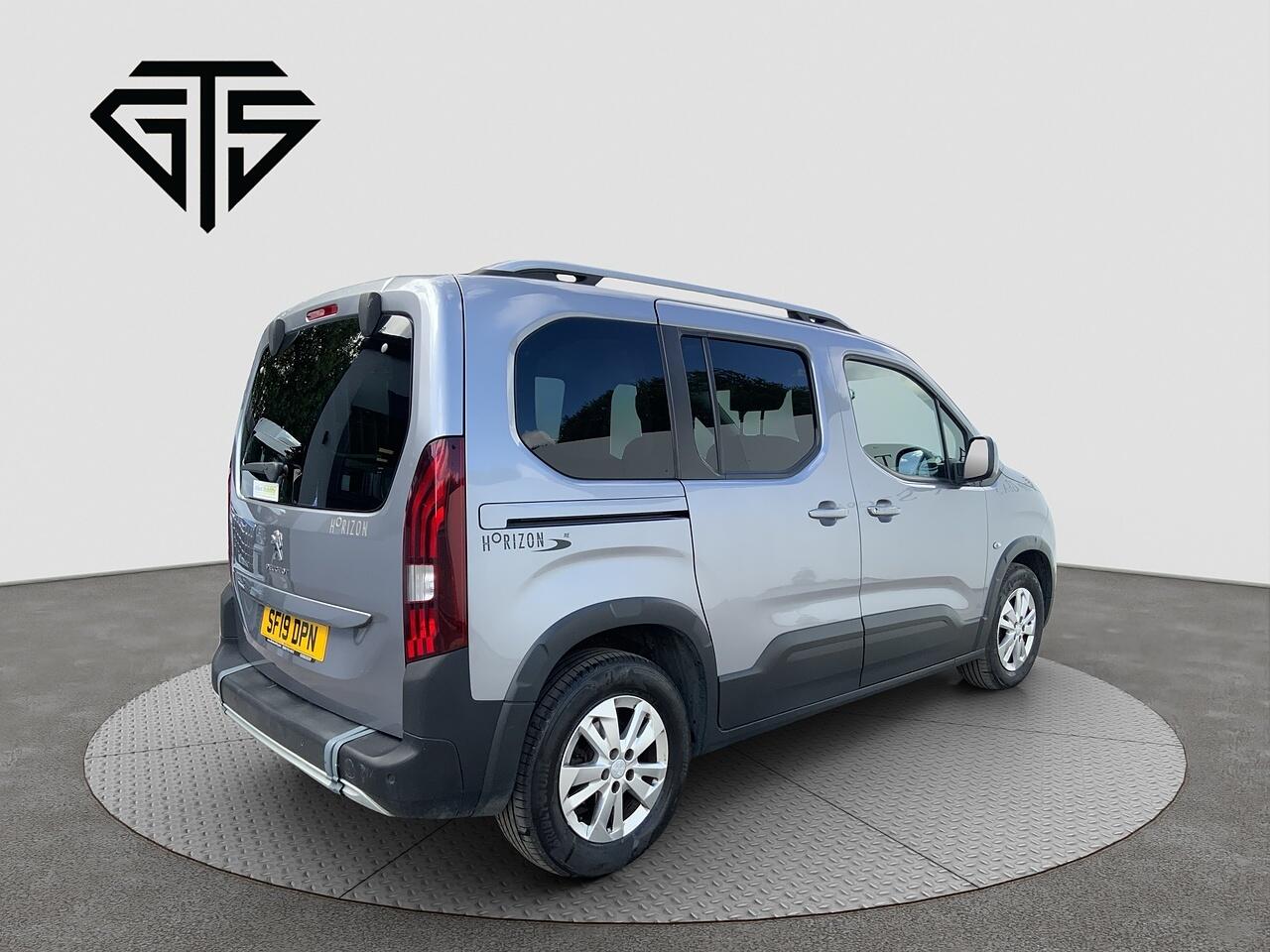Peugeot Rifter view 3