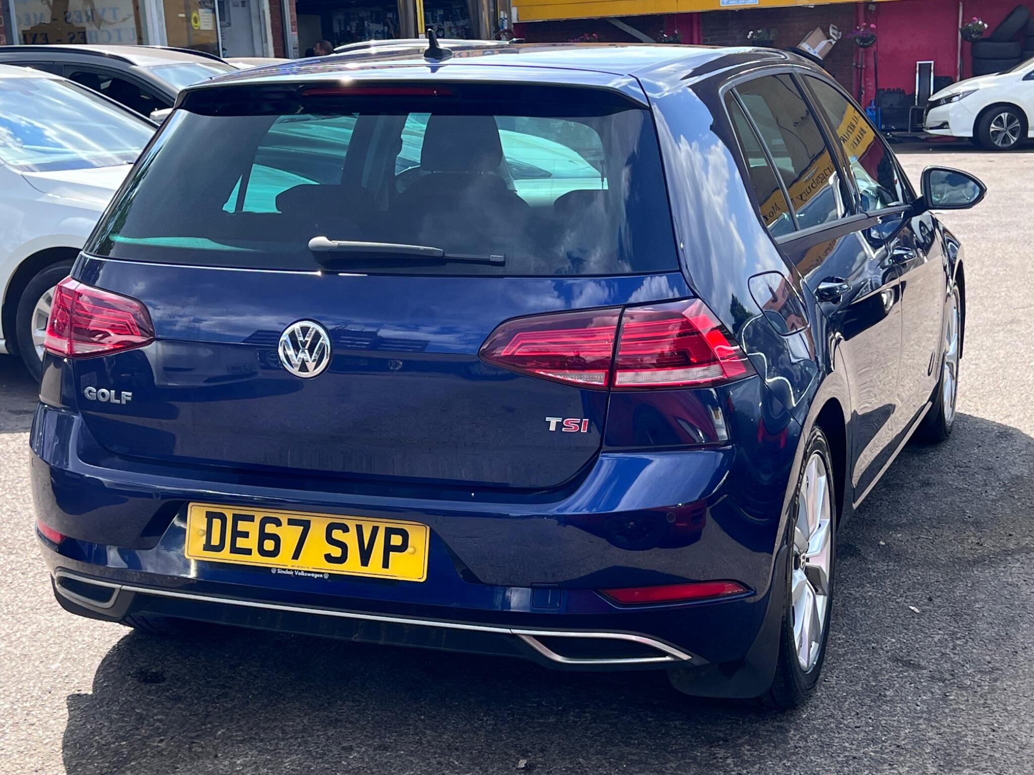 Volkswagen Golf view 11