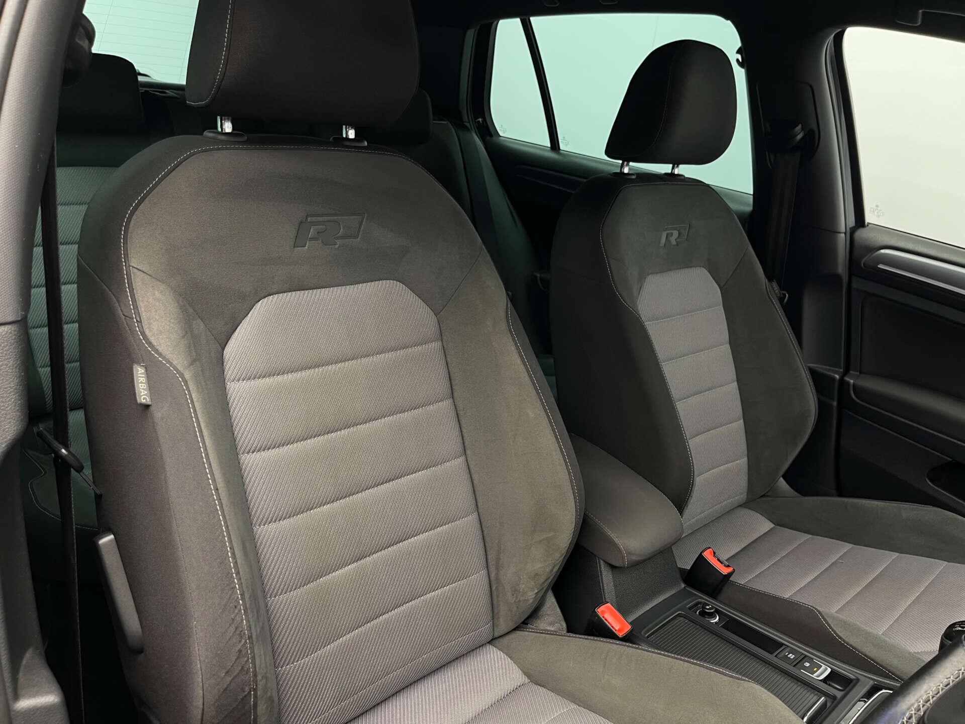 Volkswagen Golf view 8