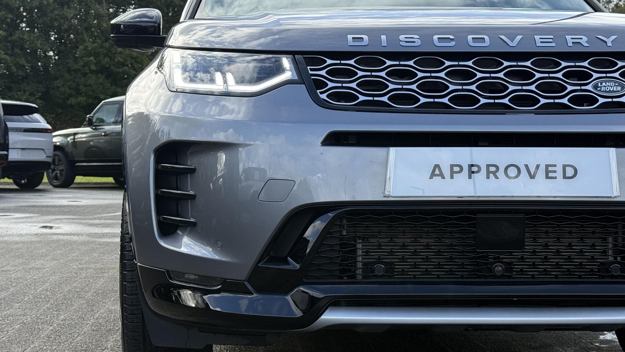 Land Rover Discovery Sport view 23