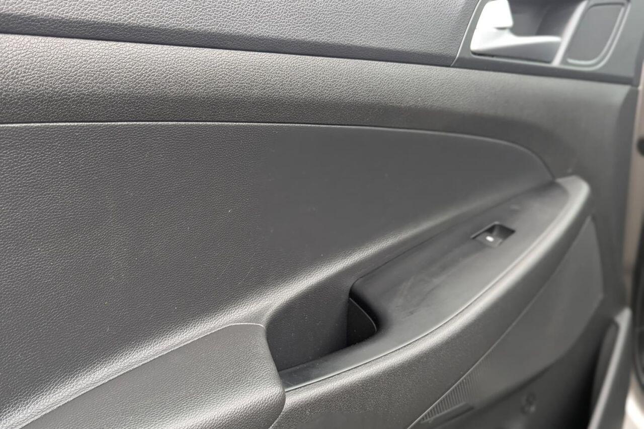 Hyundai Tucson view 27