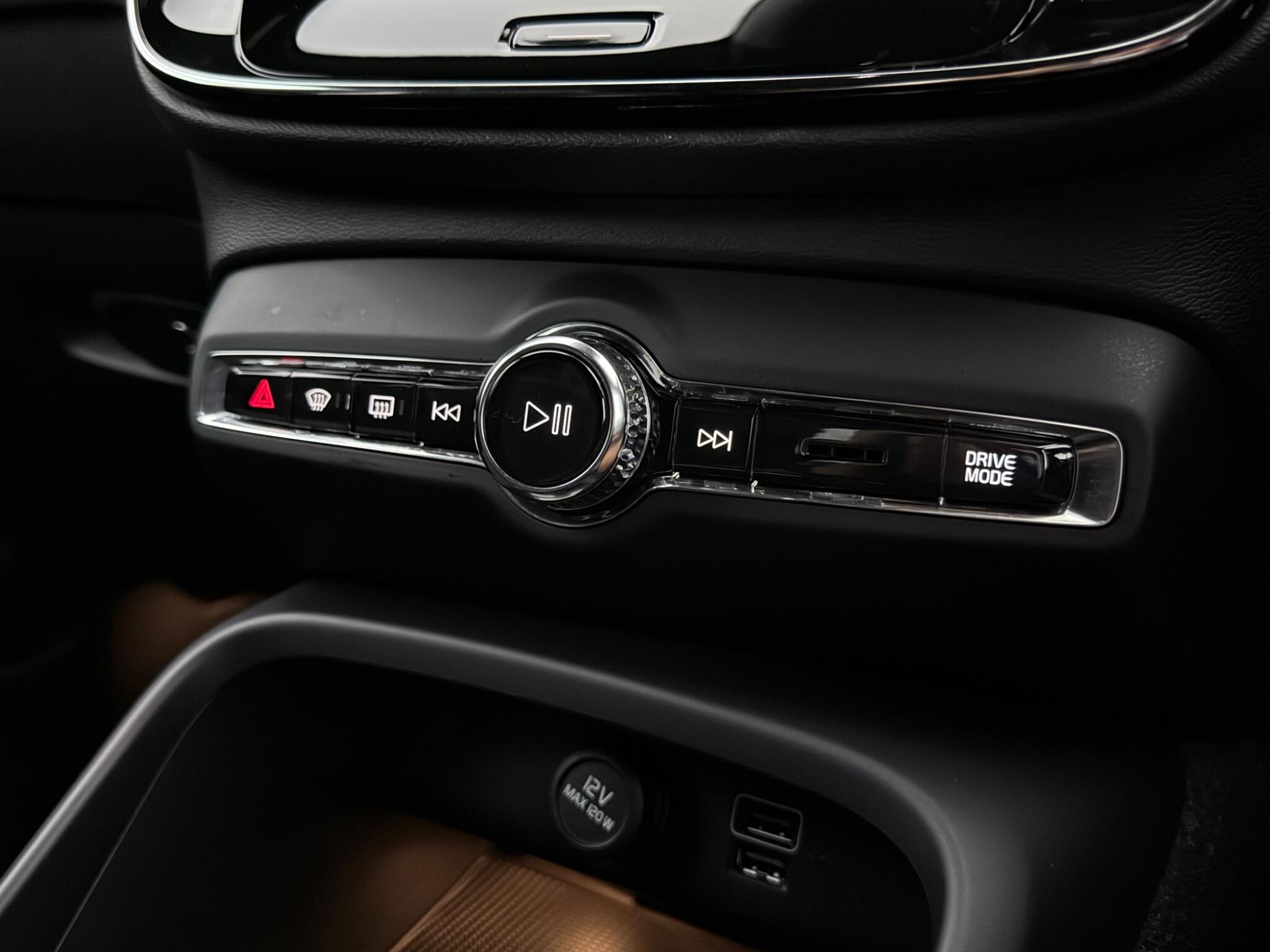 Volvo XC40 view 23