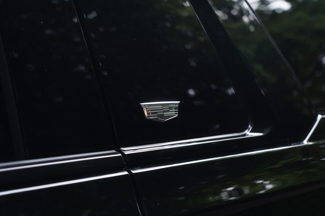 Cadillac Escalade view 26