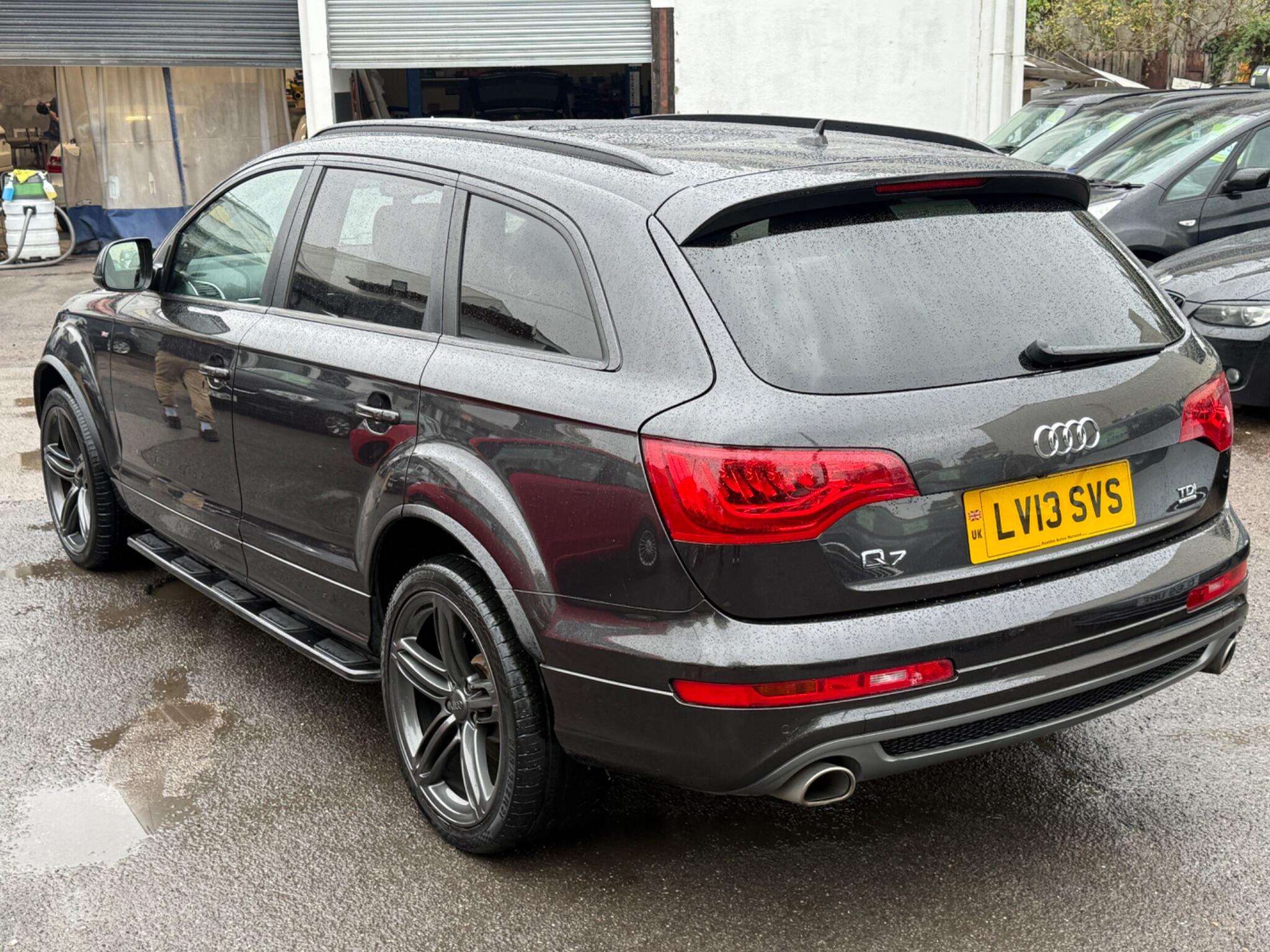 Audi Q7 - Image 11