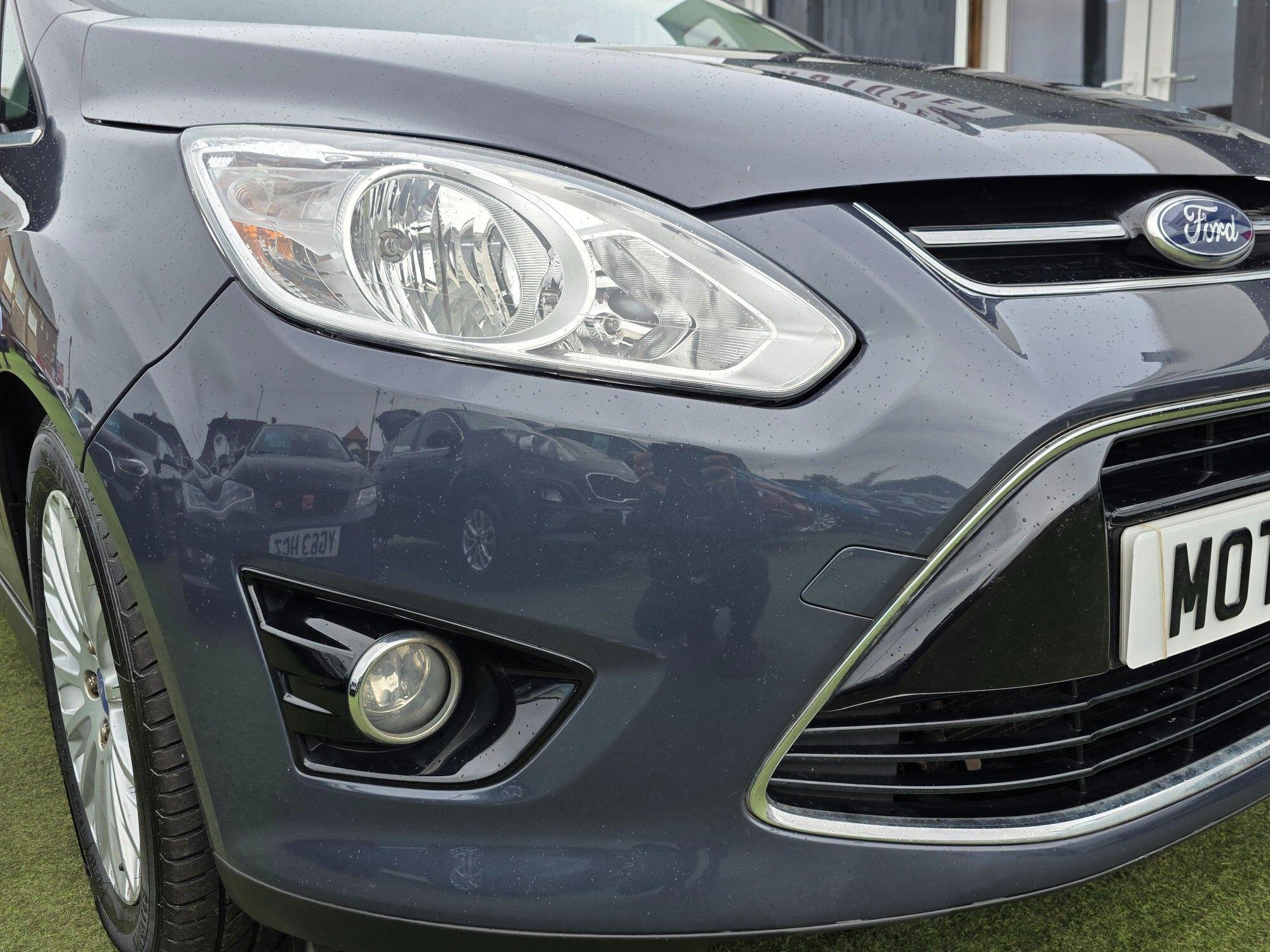 Ford Grand C-Max view 23