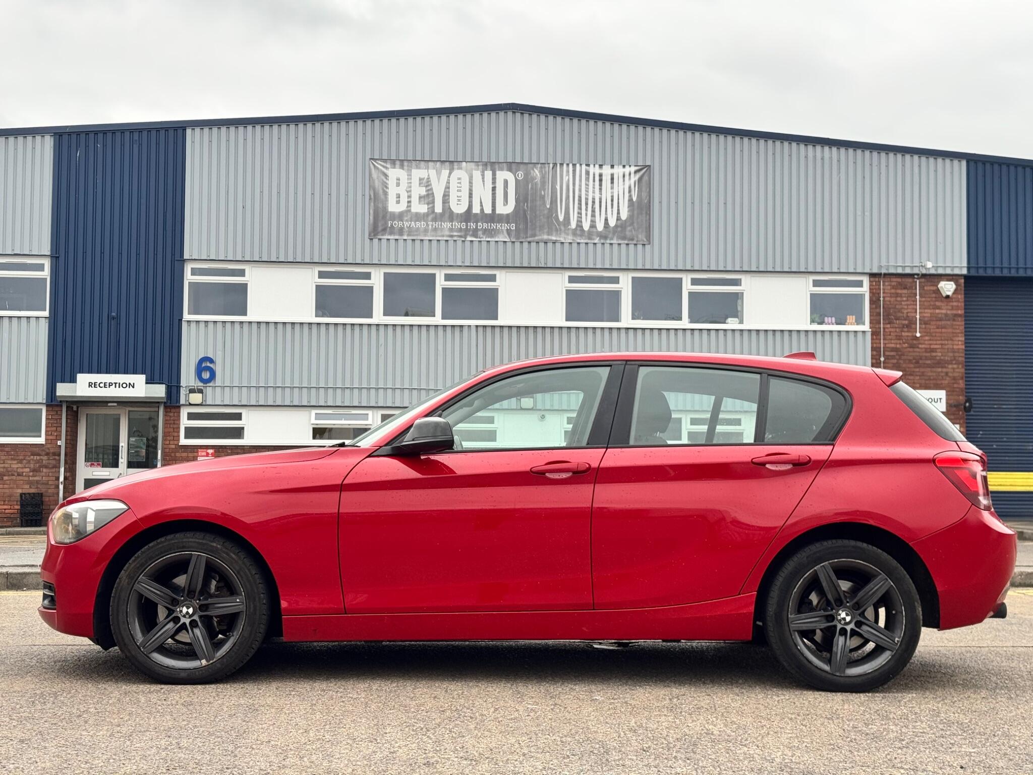 BMW 1 Series view 11
