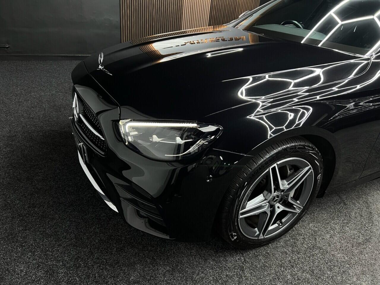 Mercedes-Benz E-Class view 23