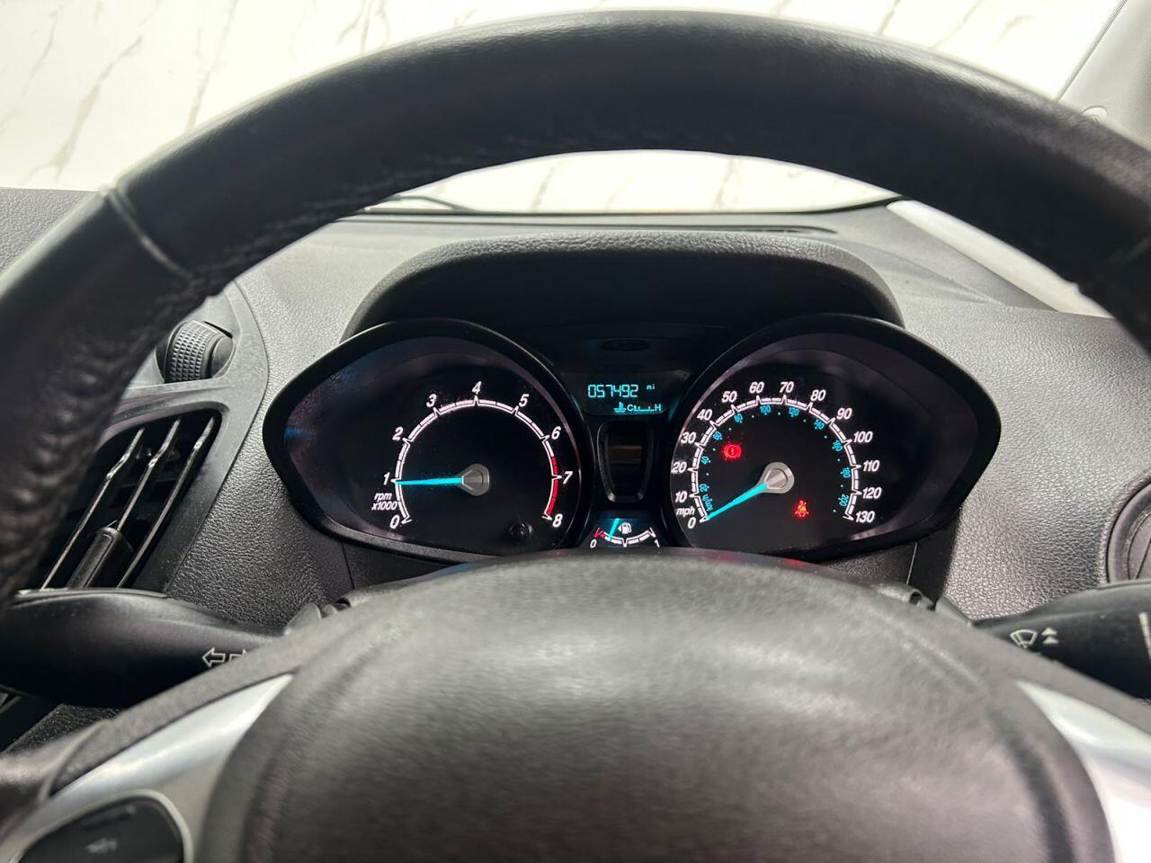 Ford Transit Courier view 19