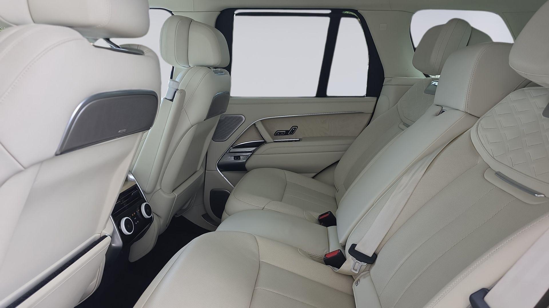 Land Rover Range Rover view 4