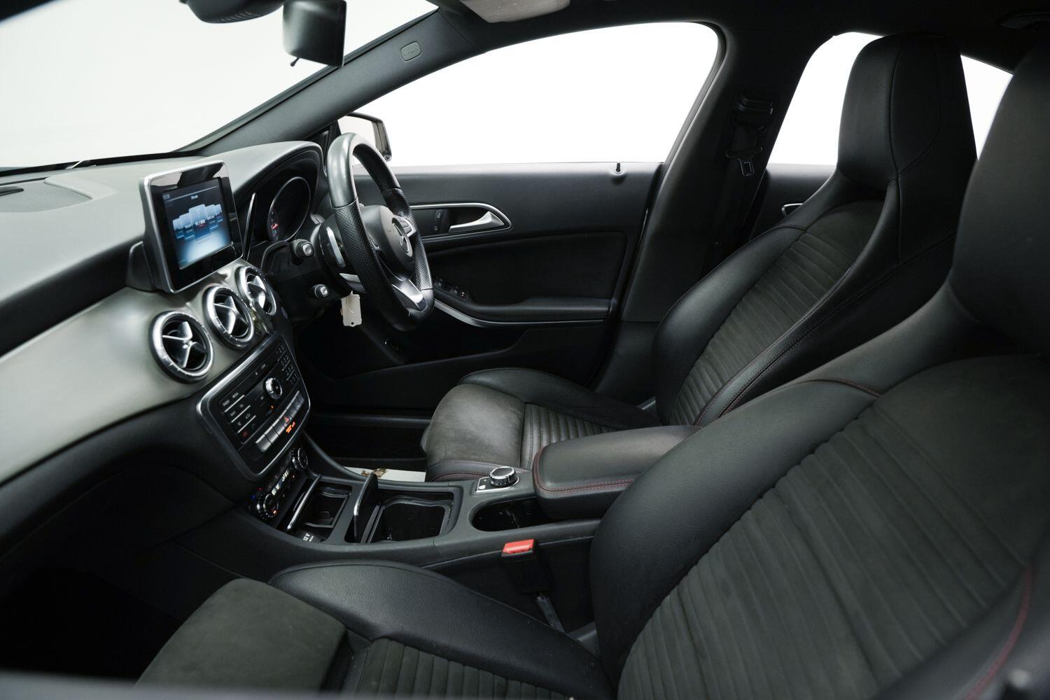 Mercedes-Benz Cla view 21