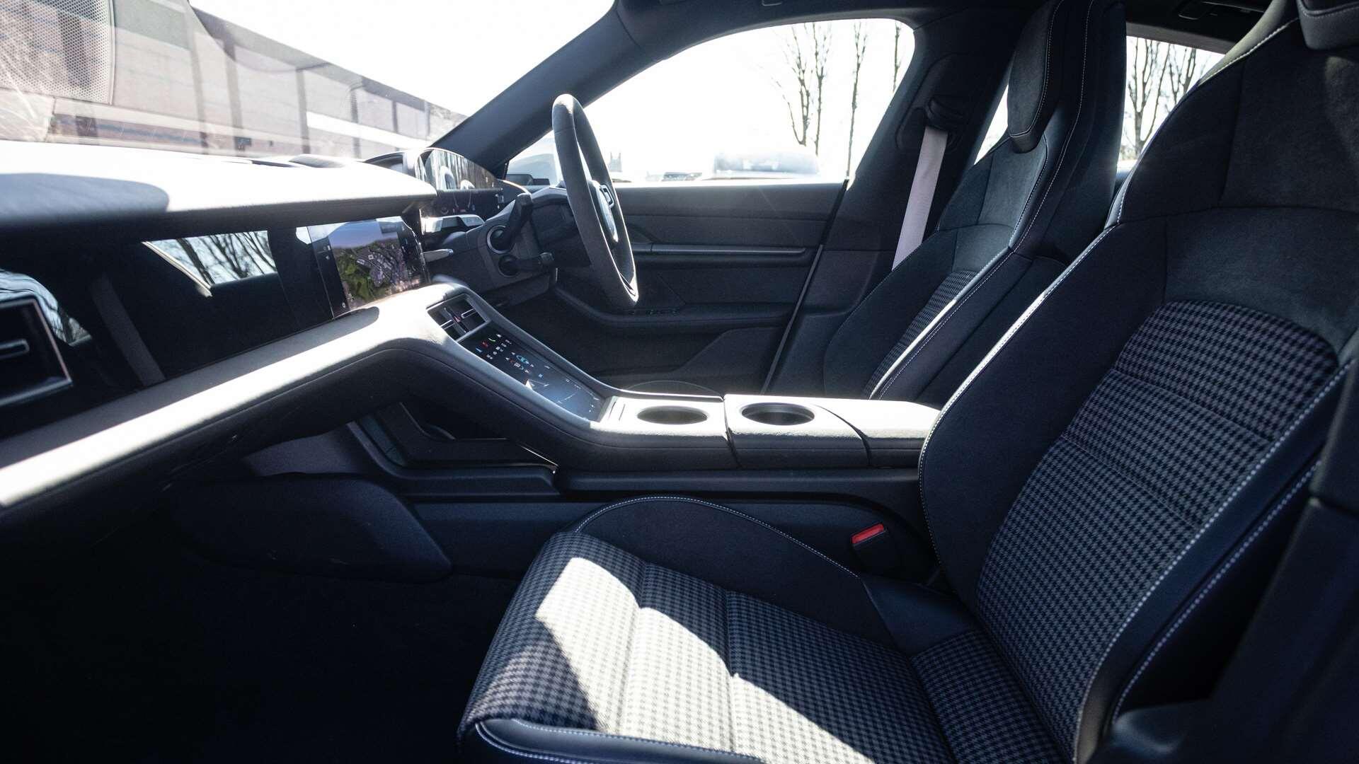 Porsche Taycan view 13