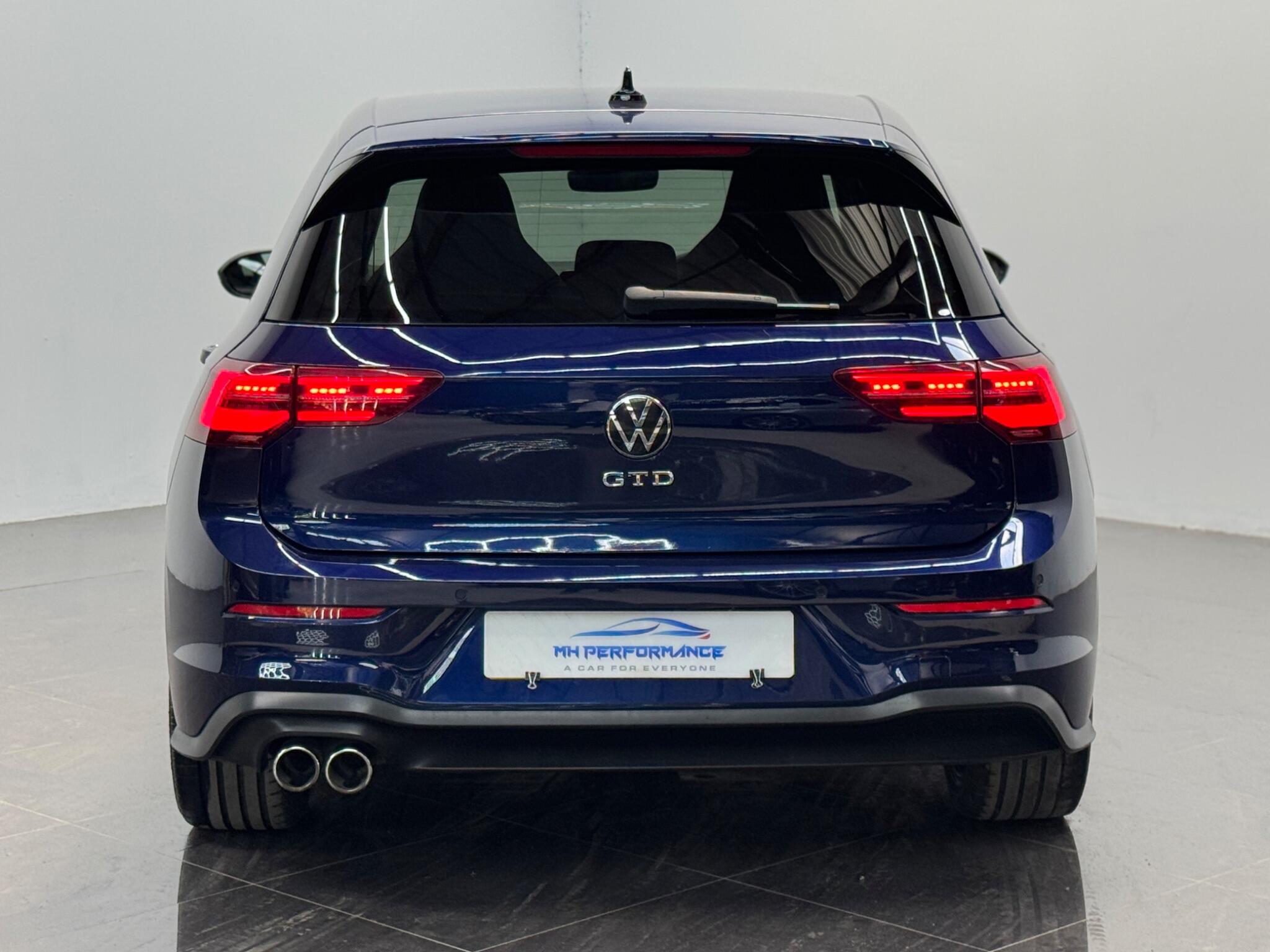 Volkswagen Golf view 4