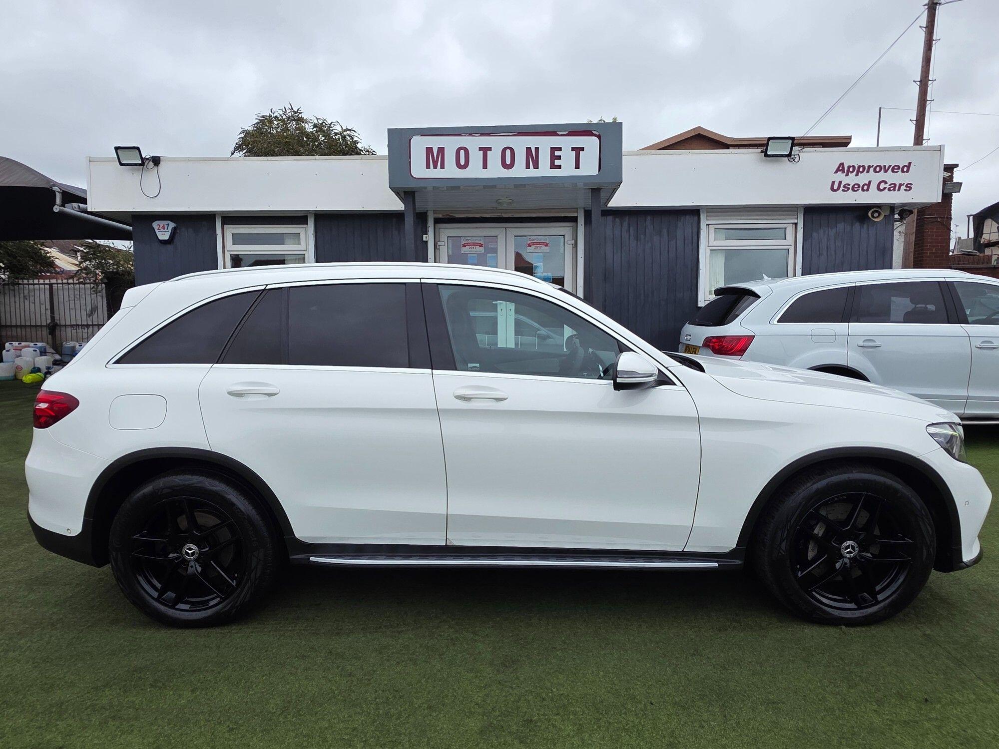 Mercedes-Benz GLC view 11