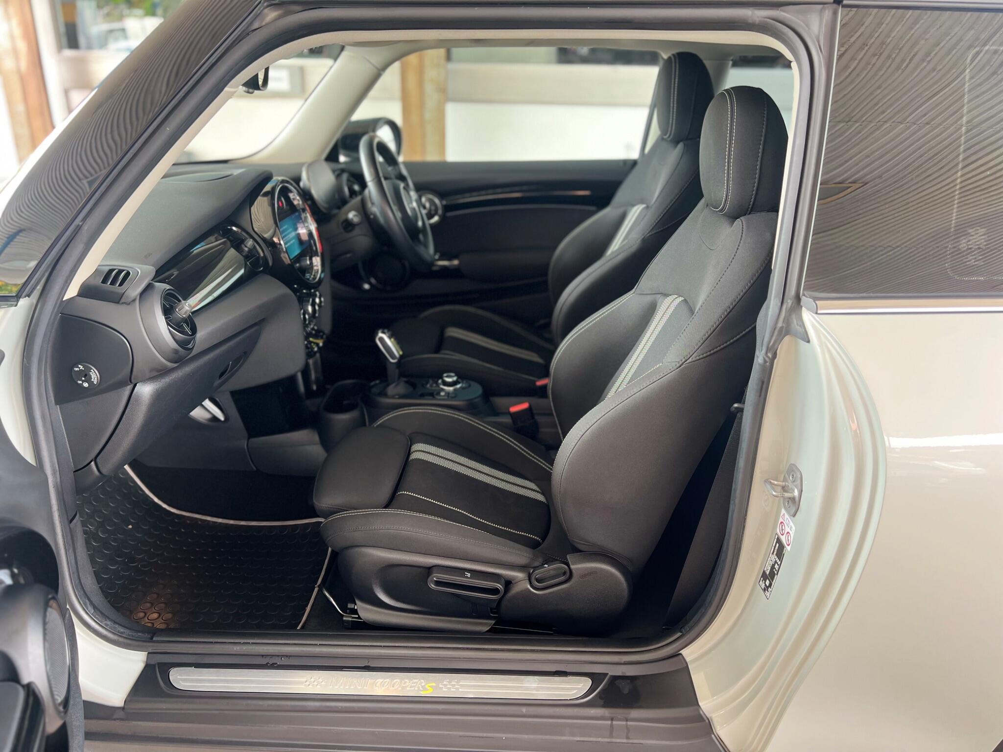 Mini Electric Hatch view 5