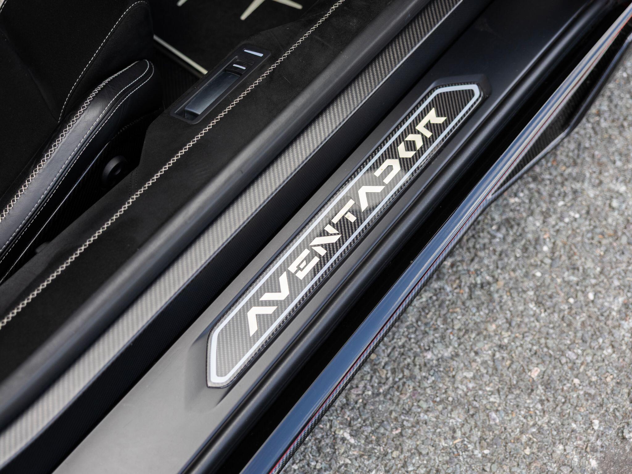 Lamborghini Aventador view 36