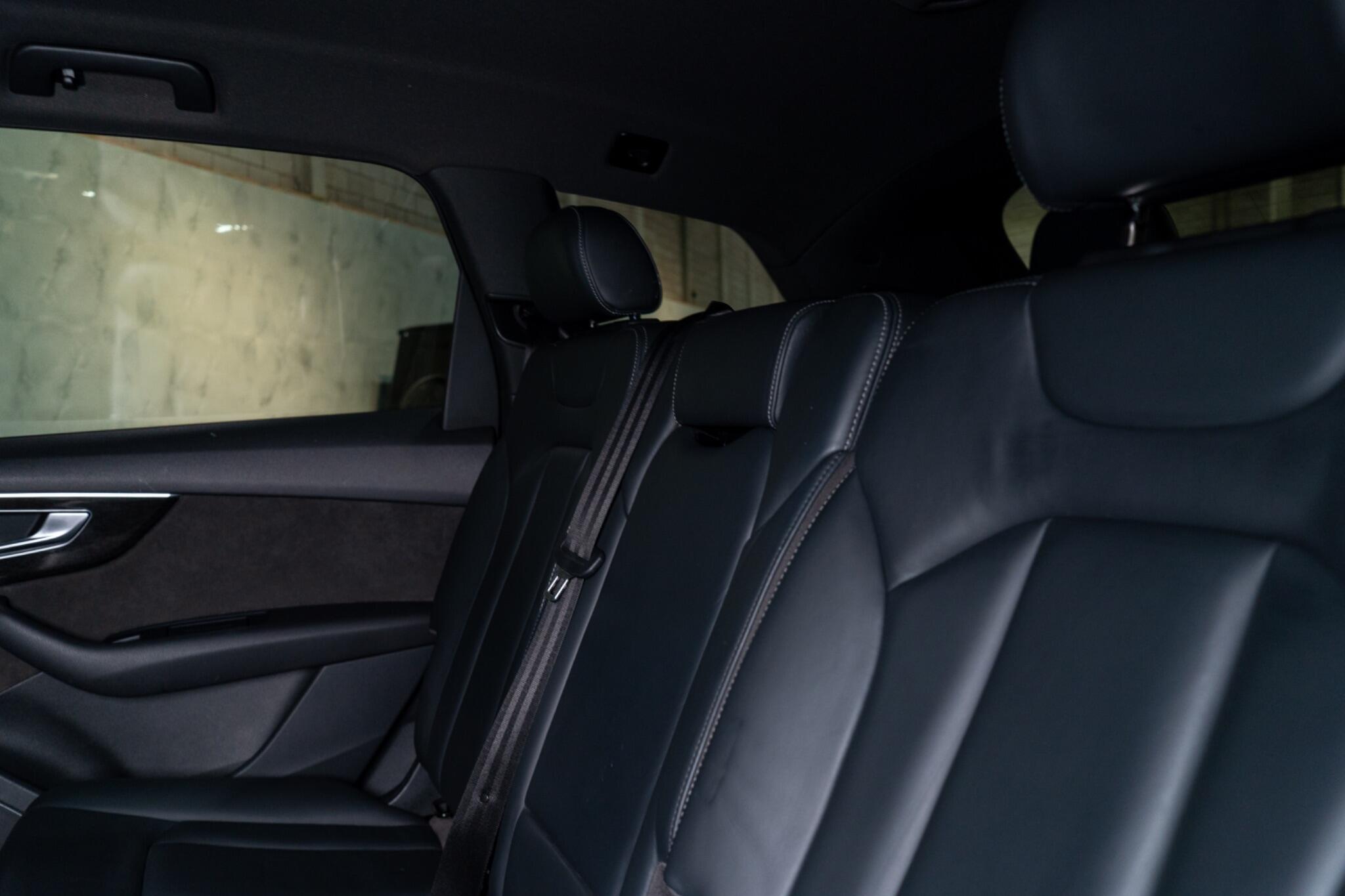 Audi Q7 view 15