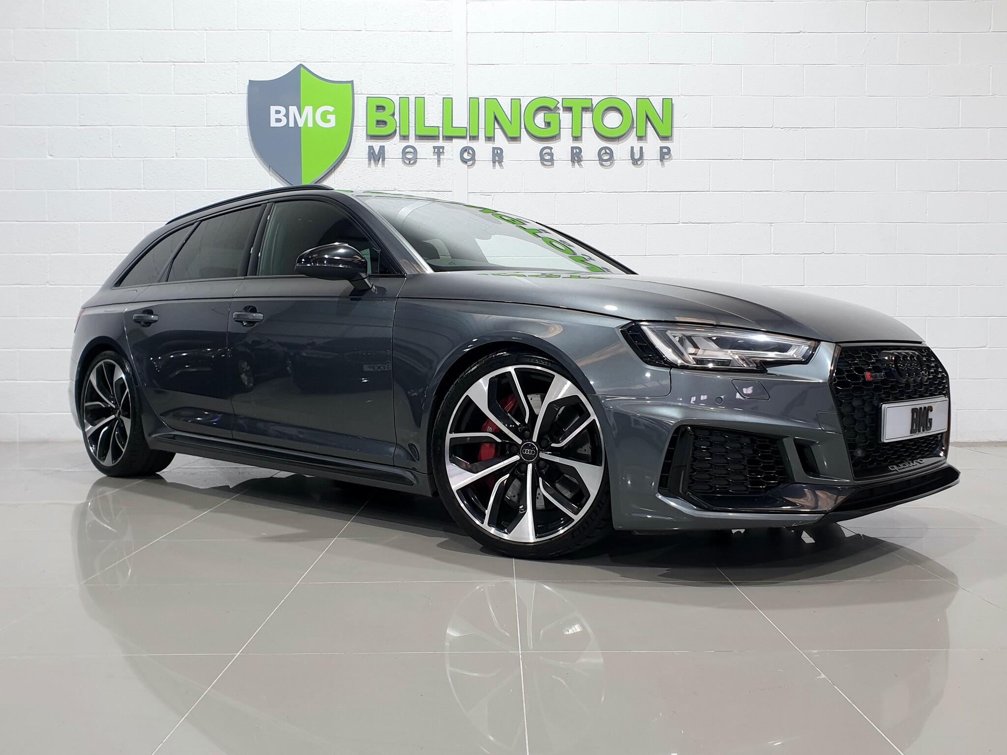 Audi RS4 view 9