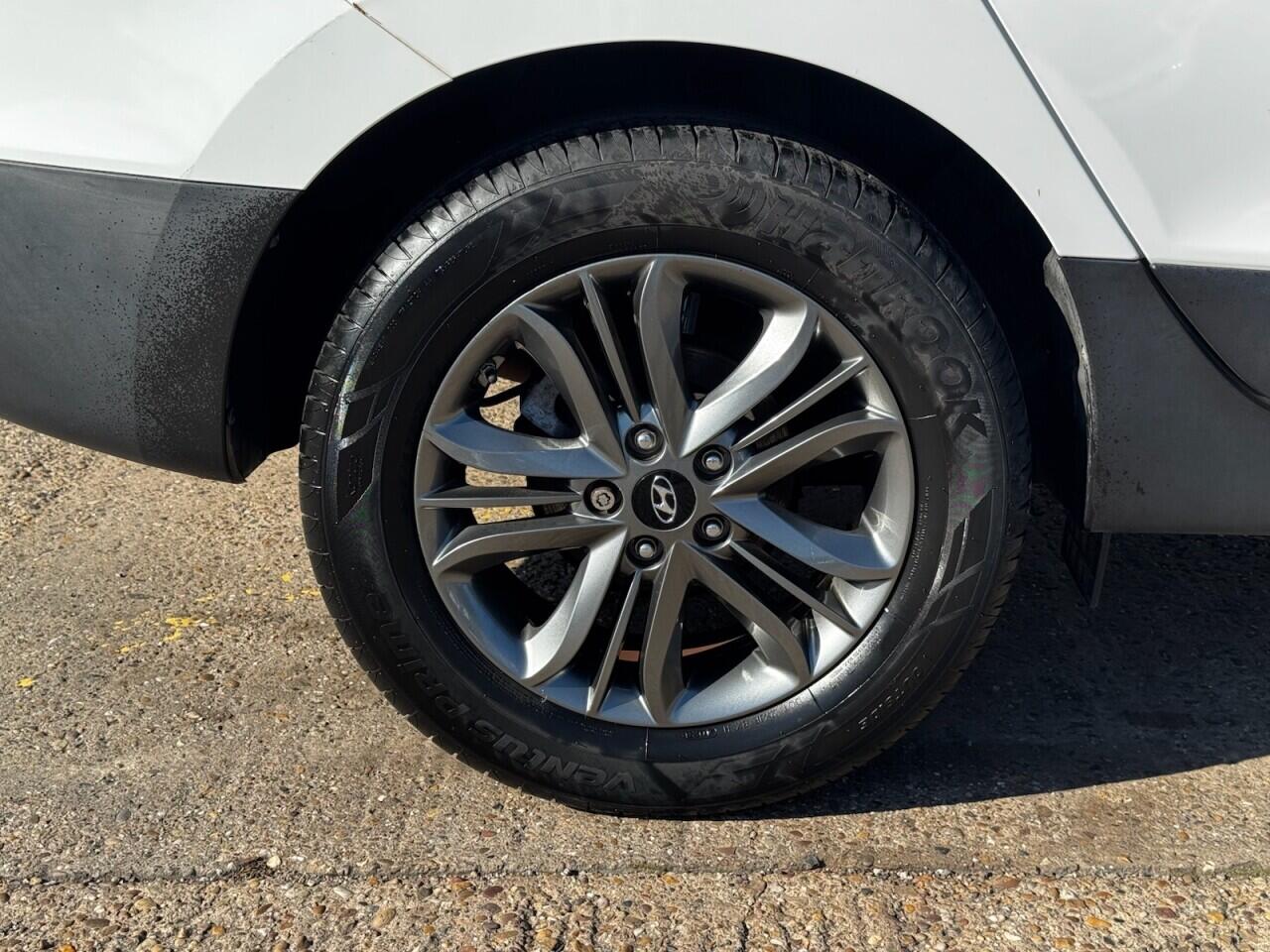 Hyundai ix35 view 16